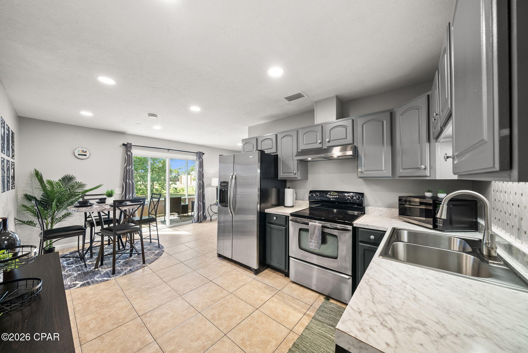 Image 10 For 210 El Centro Boulevard