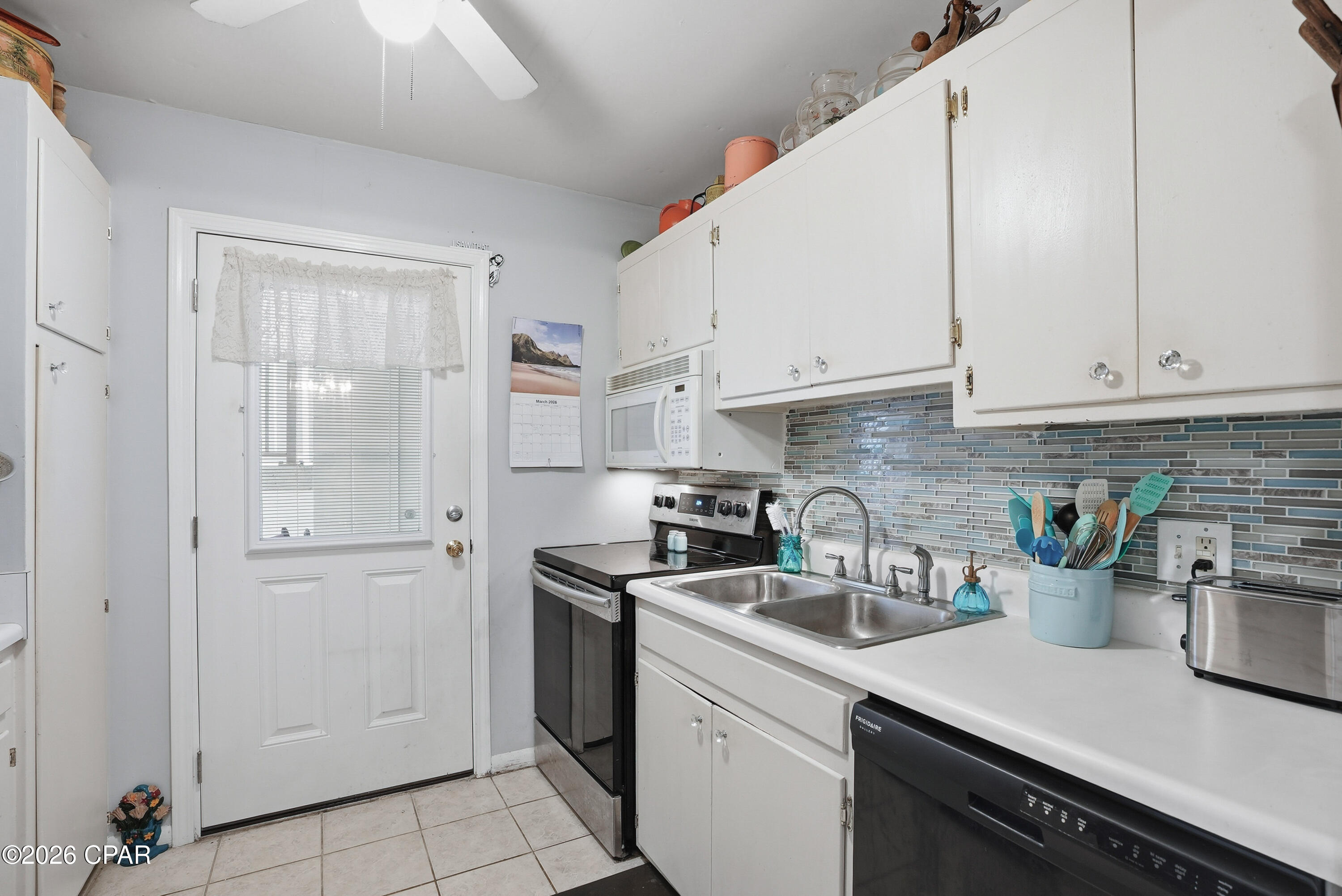 Image 11 For 2100 Beach Drive D101