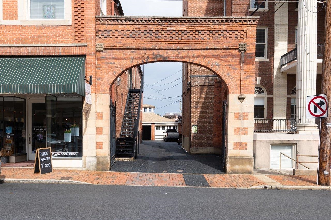 117 FREDERICK ST #2, Staunton, VA 24401