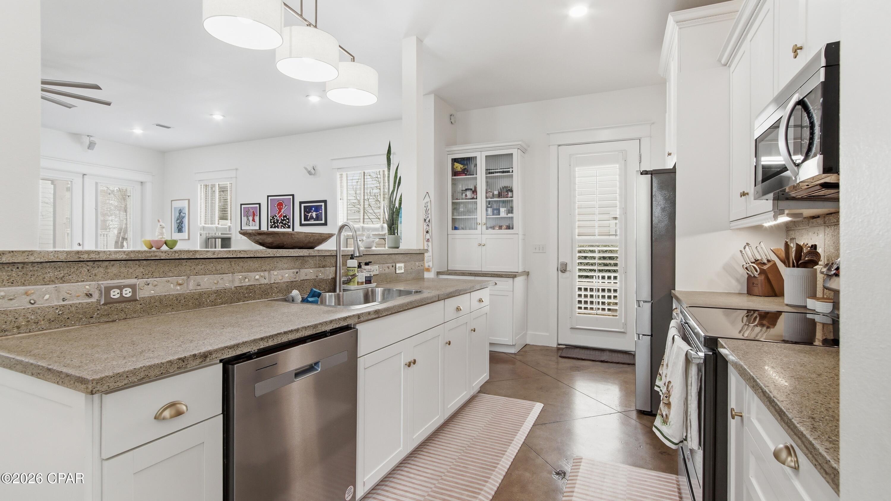 Image 3 For 297 Ventana Boulevard