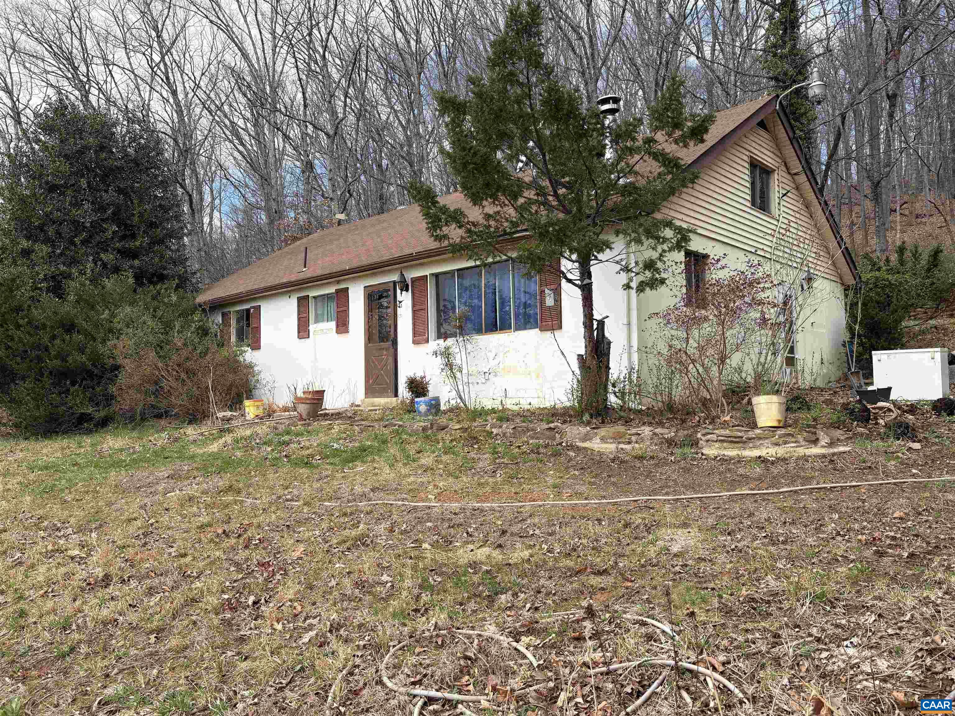 9450 JAMES RIVER RD, Shipman, VA 22971