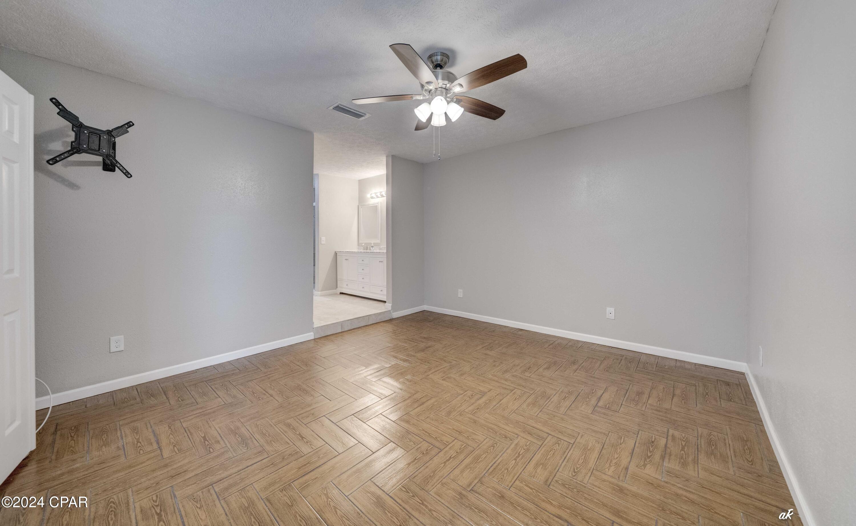 Image 16 For 305 Star Avenue