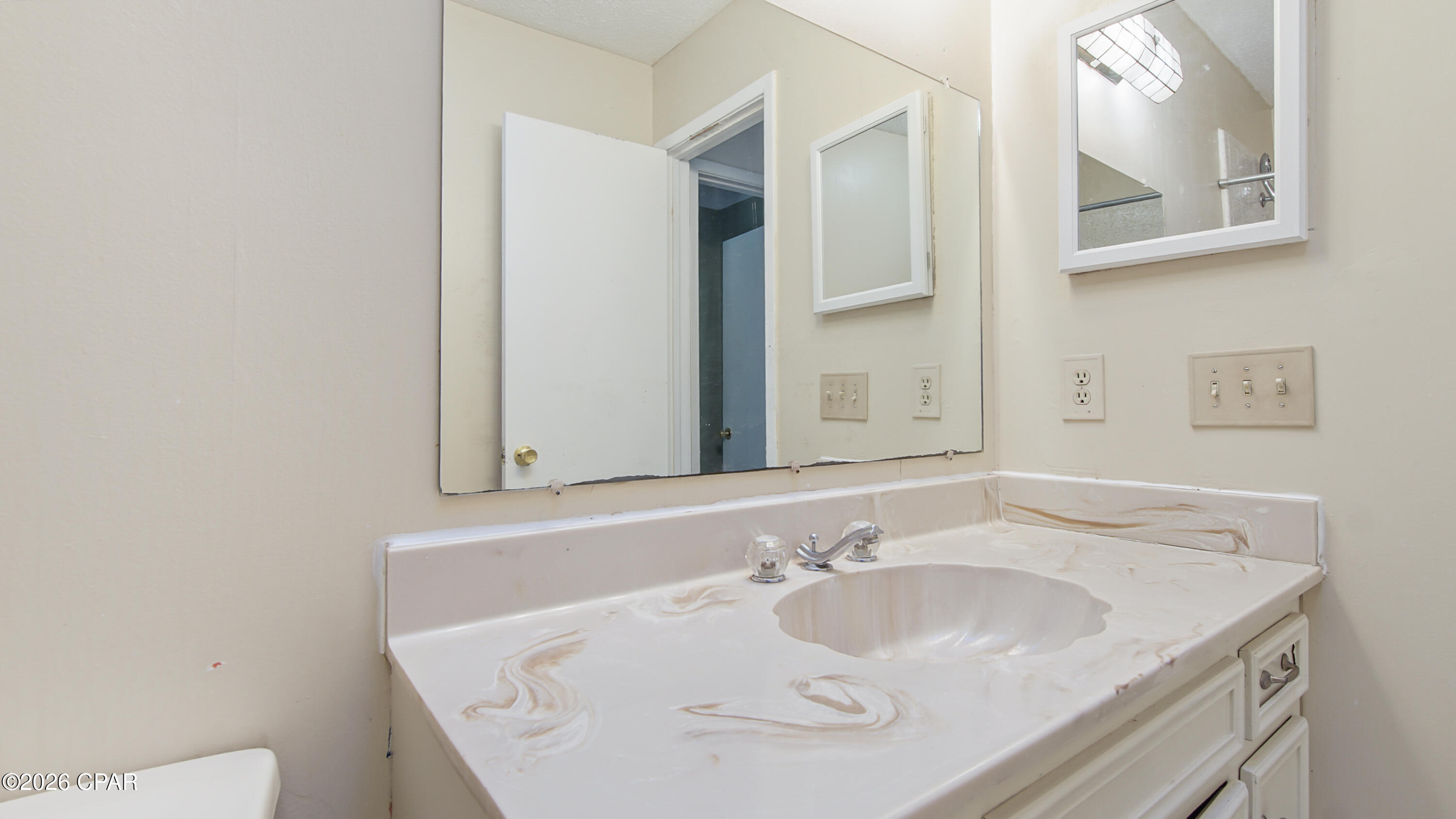 Image 32 For 4026 Milano Road