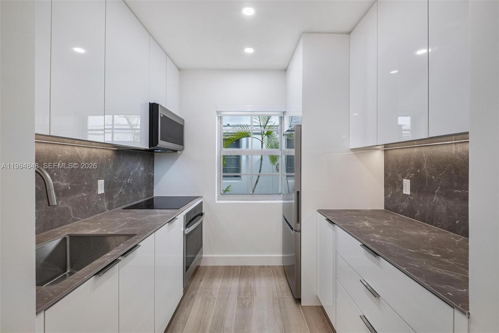 Lincoln Road Villas South