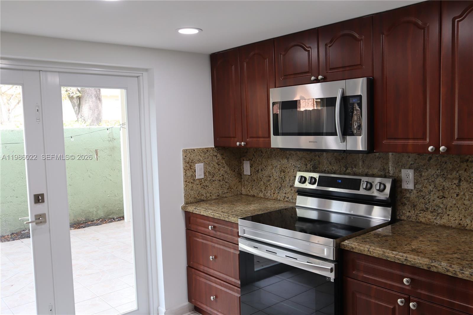 Silver Gardens Villas Con