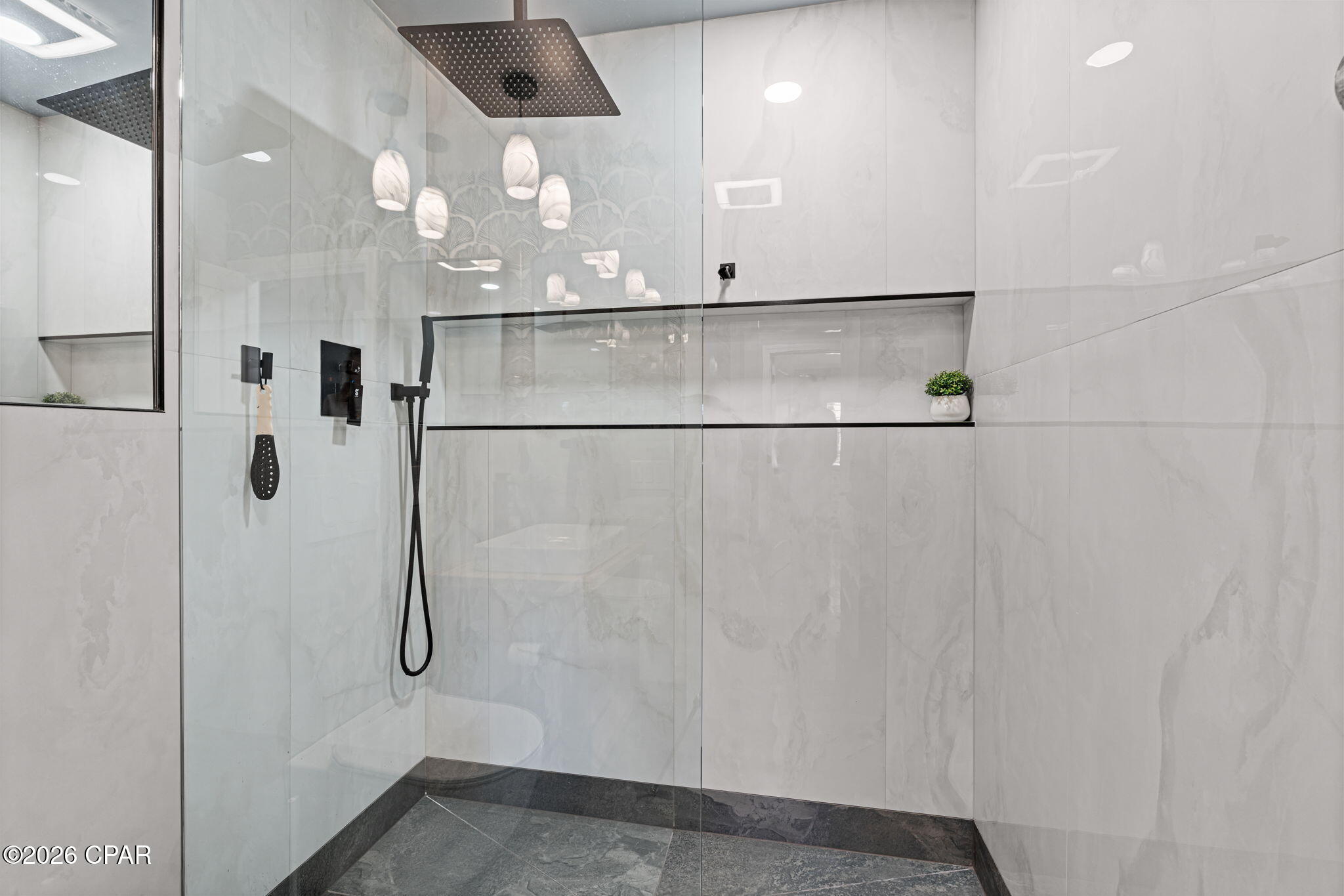 Image 20 For 1006 High Street