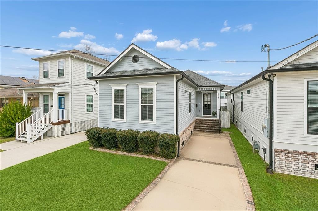 Homes for sale in New Orleans, LA | 5905 Marigny St, New Orleans, LA 70122 | MLS# 2547786