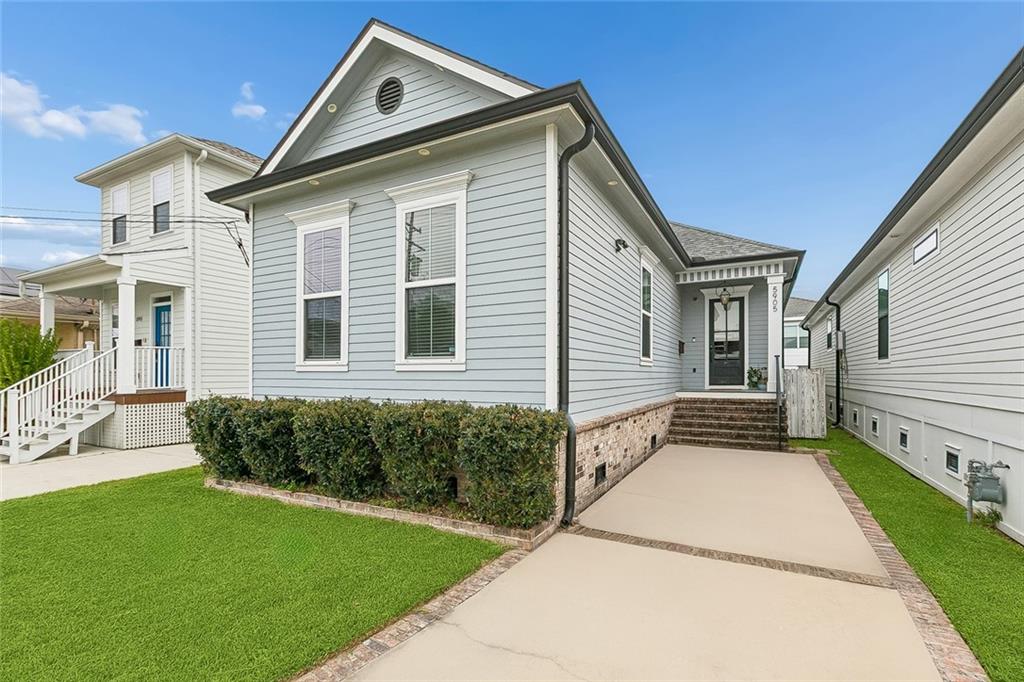 Homes for sale in New Orleans, LA | 5905 Marigny St, New Orleans, LA 70122 | MLS# 2547786