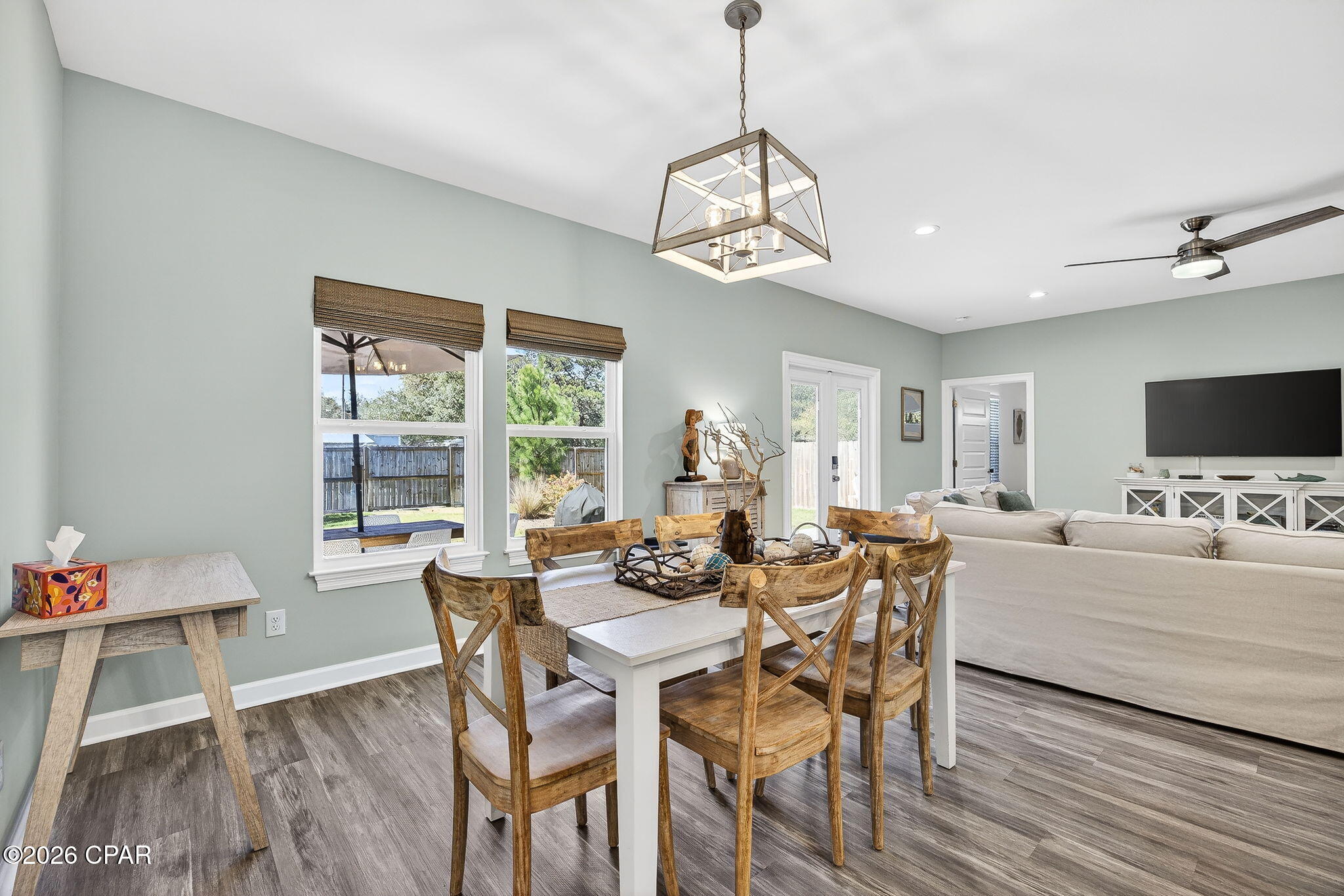 Listing photo id 17 for 319 Oleander Drive