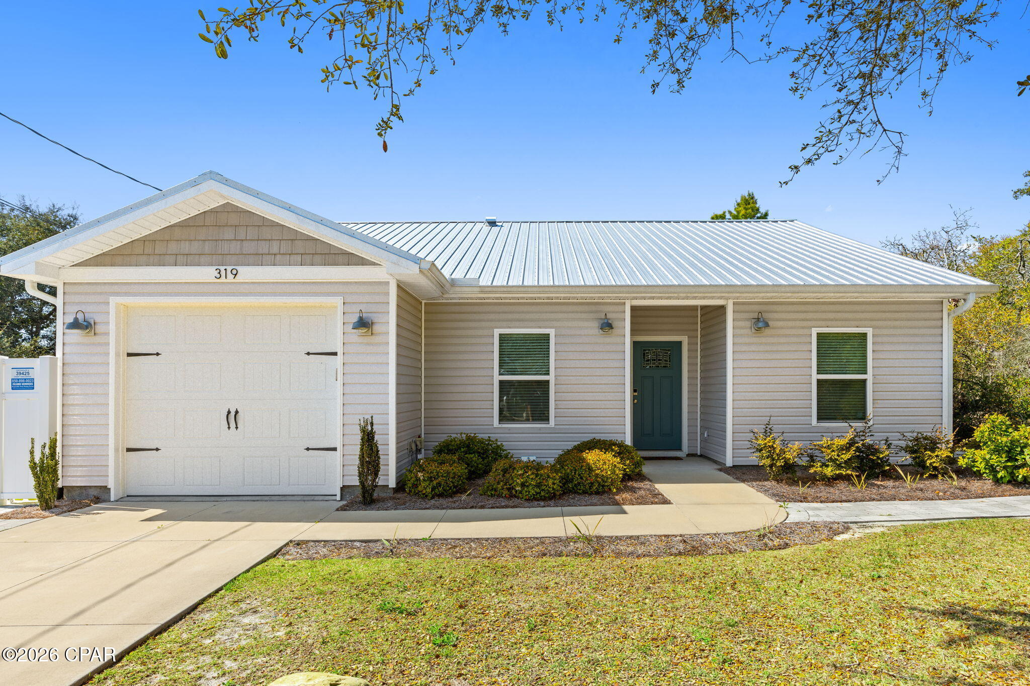 Listing photo id 2 for 319 Oleander Drive