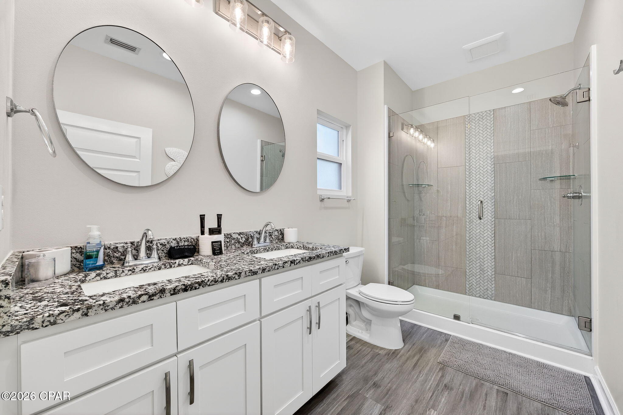 Listing photo id 30 for 319 Oleander Drive