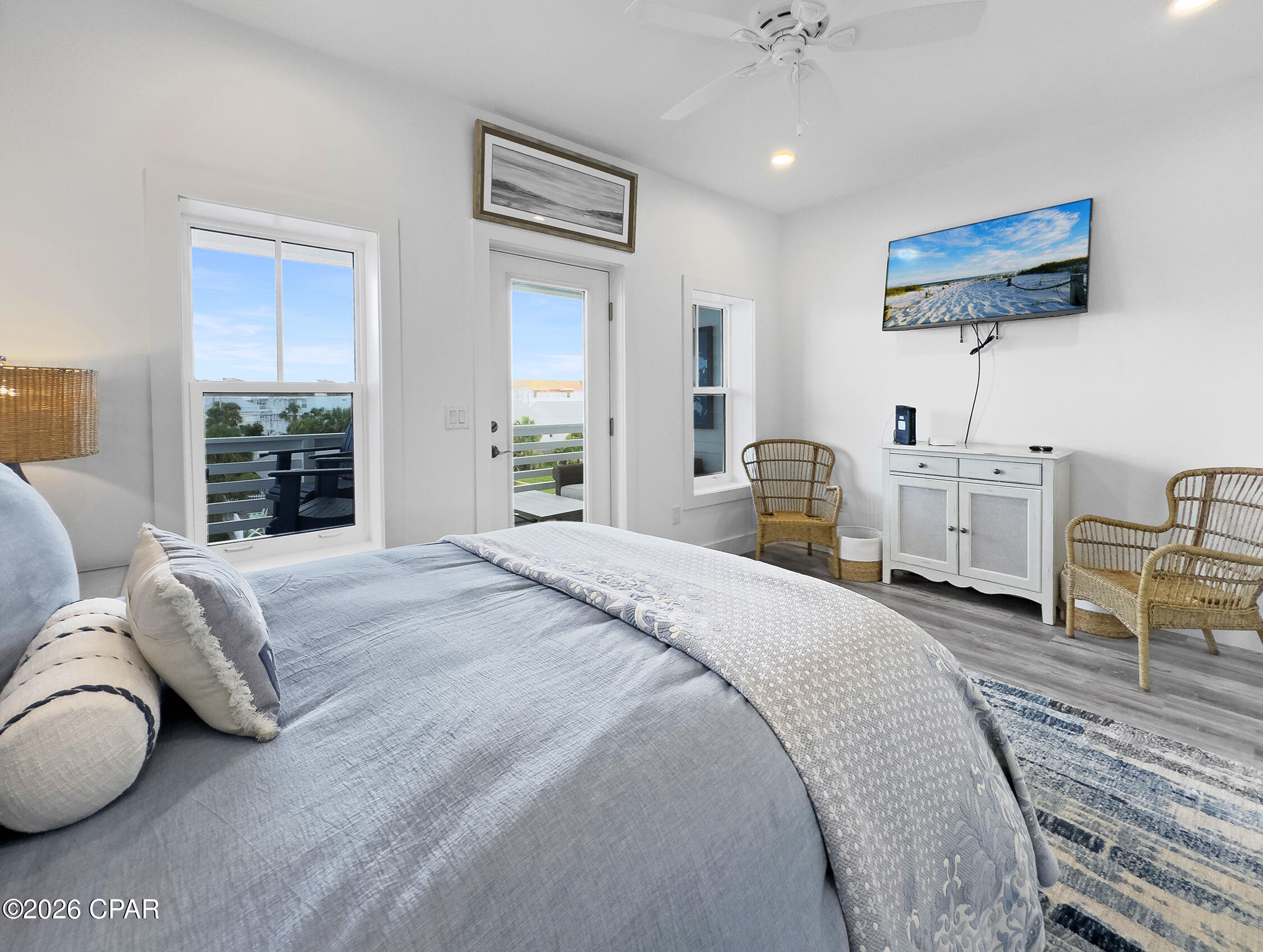 Listing photo id 26 for 107 41st Street D