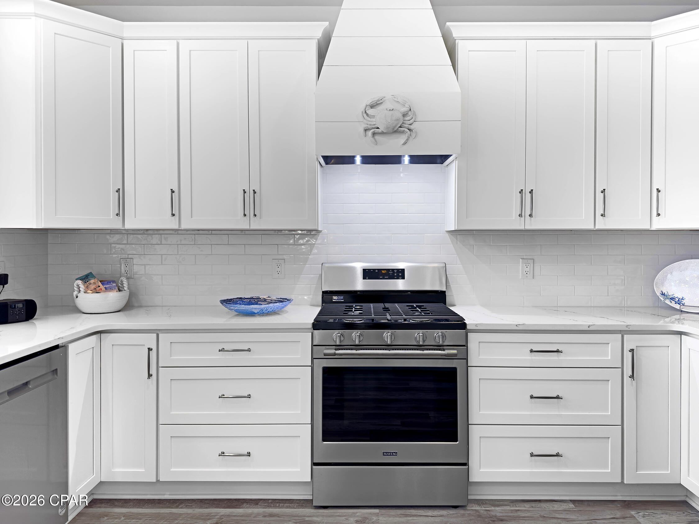 Listing photo id 7 for 107 41st Street D