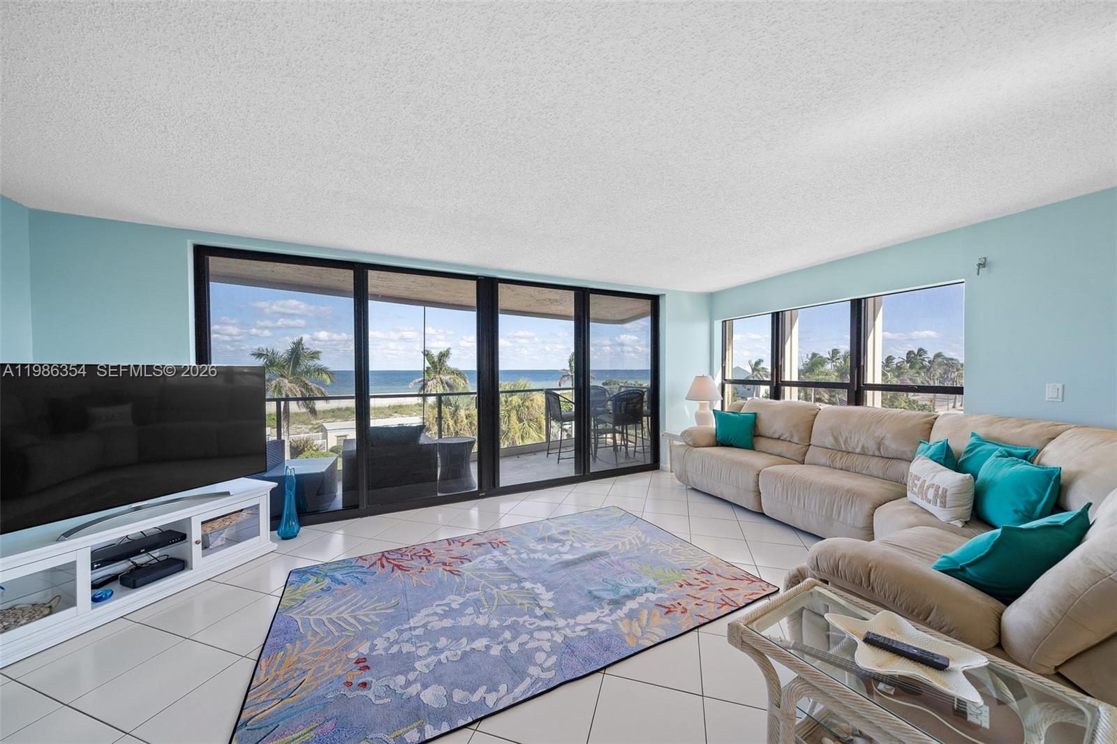 Avalon Beach Club, A Cond