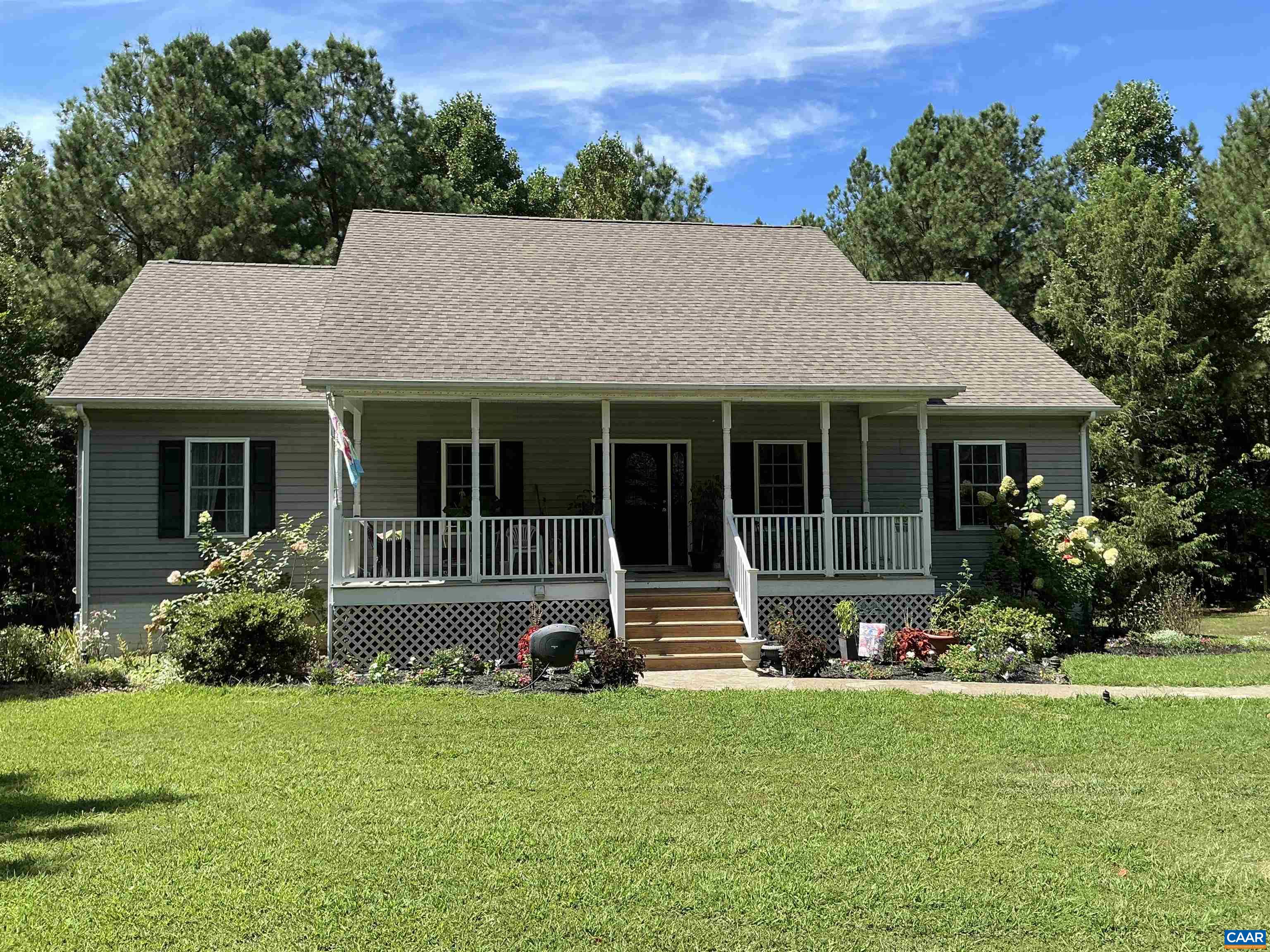 145 BUTLER LN, Scottsville, VA 24590