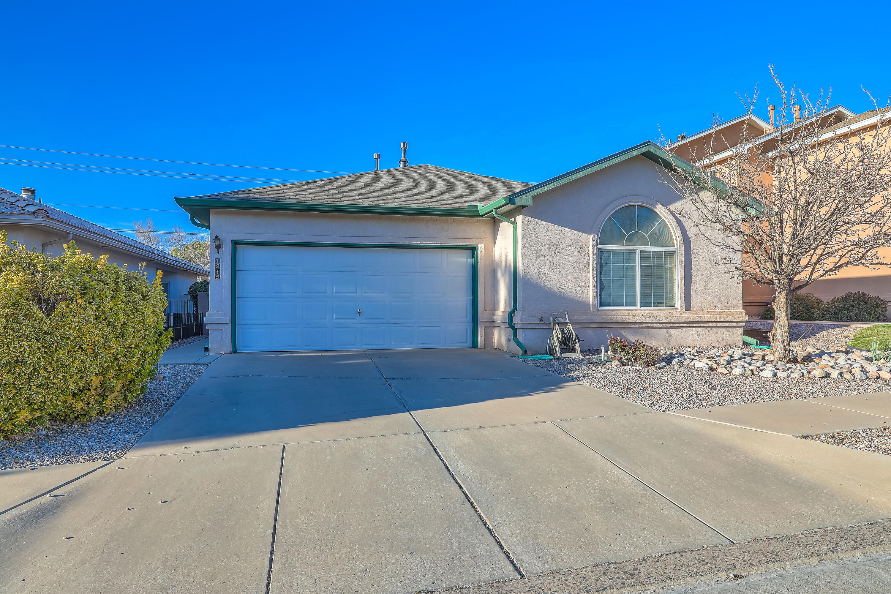 Well maintained, single story home in desirable La Cueva School District. Light and bright open floor plan. Living room with wood floors, Two way fireplace, and high ceiling is open to the kitchen and dining room. Kitchen boasts granite countertops, stainless steel appliances, and plenty of storage. Primary bedroom is spacious. Secondary bedrooms are generous sized. Both bathrooms have been updated. New roof in 2024.Enjoy the back patio with mountain views!