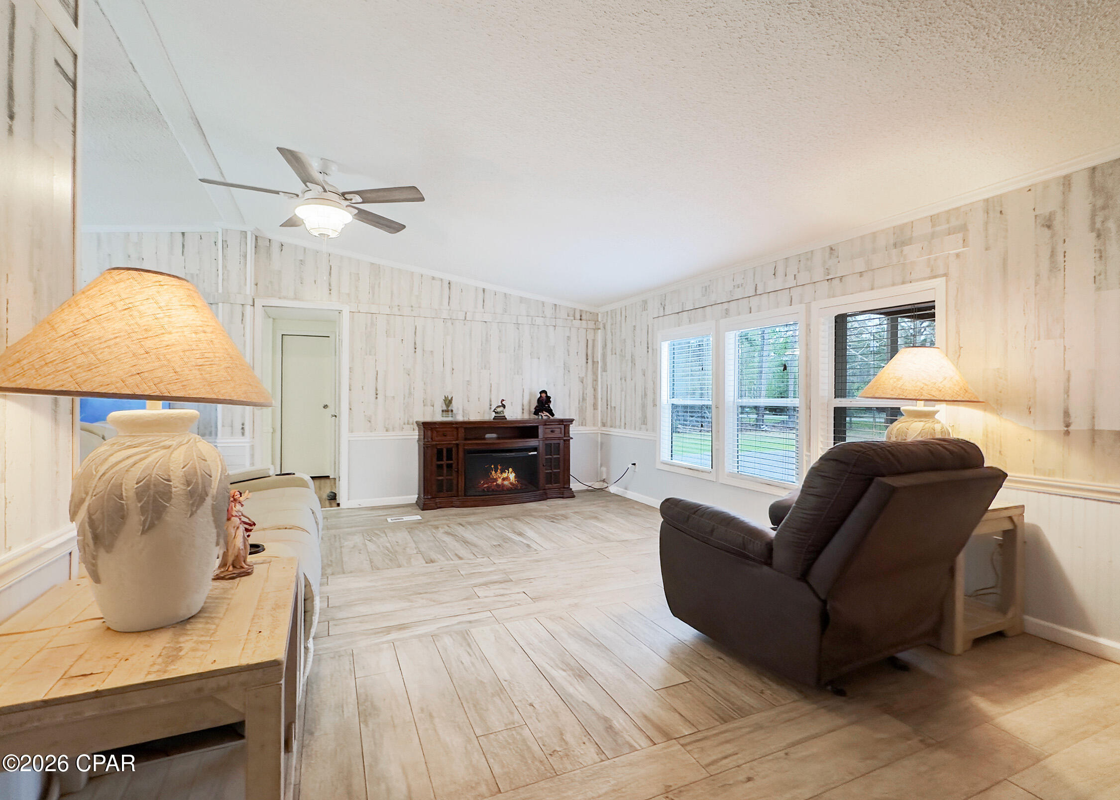 Listing photo id 15 for 1584 Peachtree Road