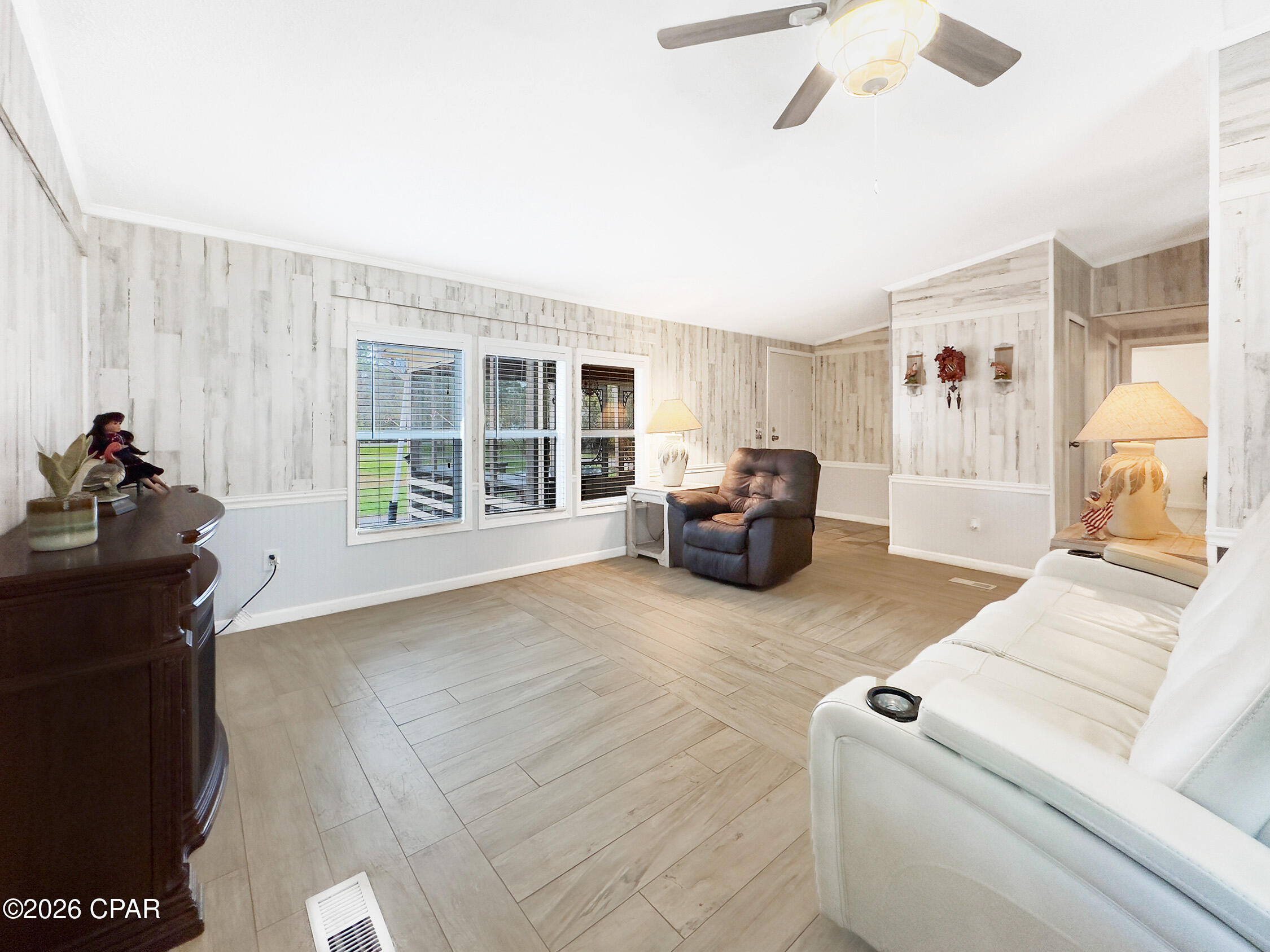 Listing photo id 16 for 1584 Peachtree Road