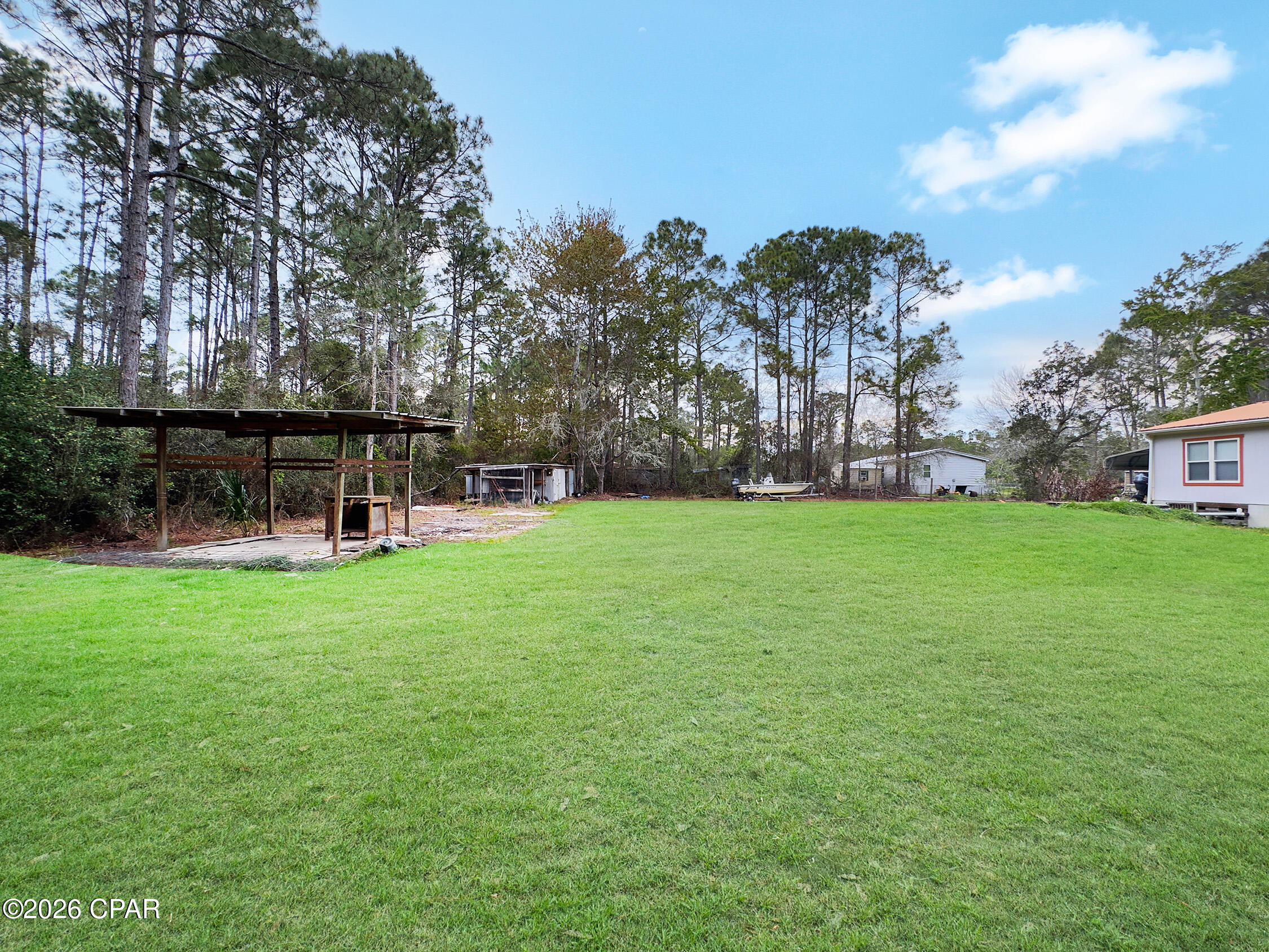 Listing photo id 30 for 1584 Peachtree Road