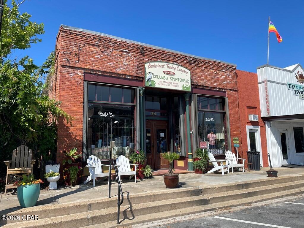 Listing photo id 39 for 1584 Peachtree Road