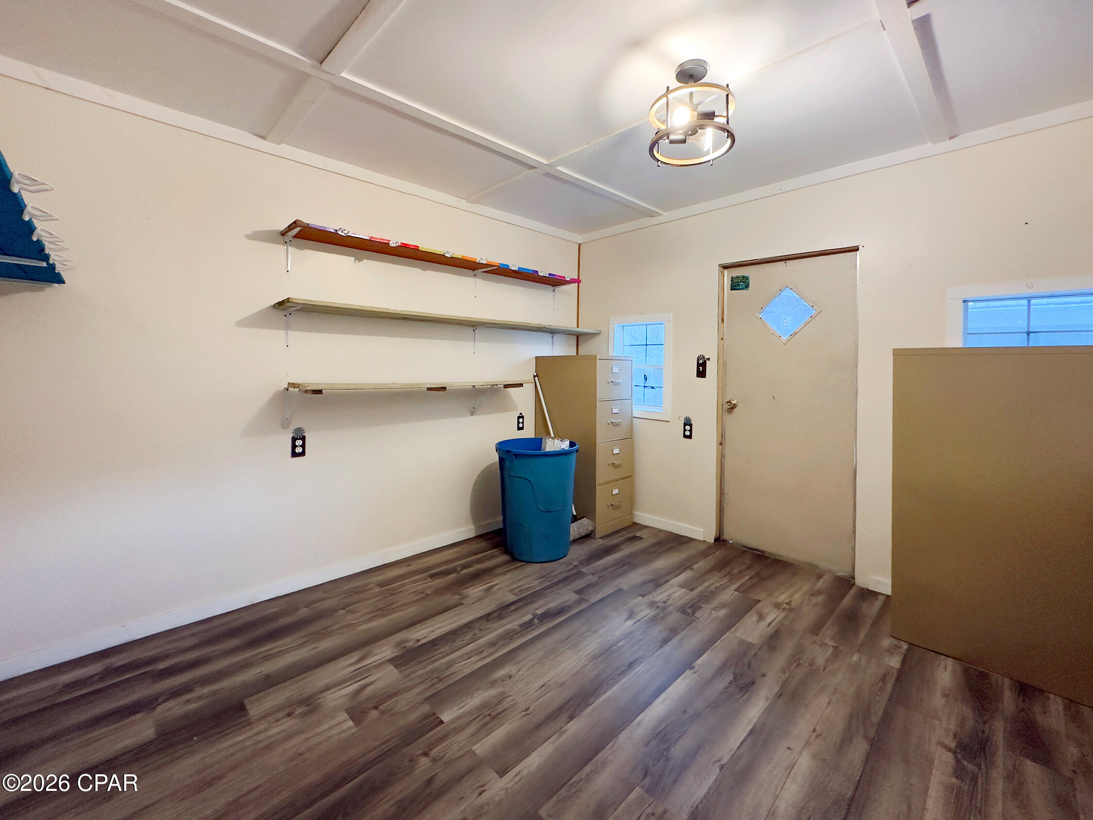 Listing photo id 8 for 1584 Peachtree Road