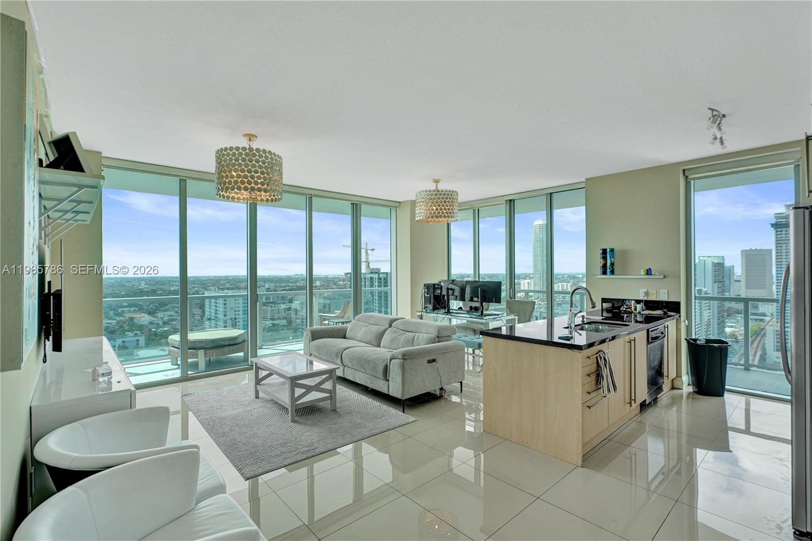 The Axis On Brickell Cond