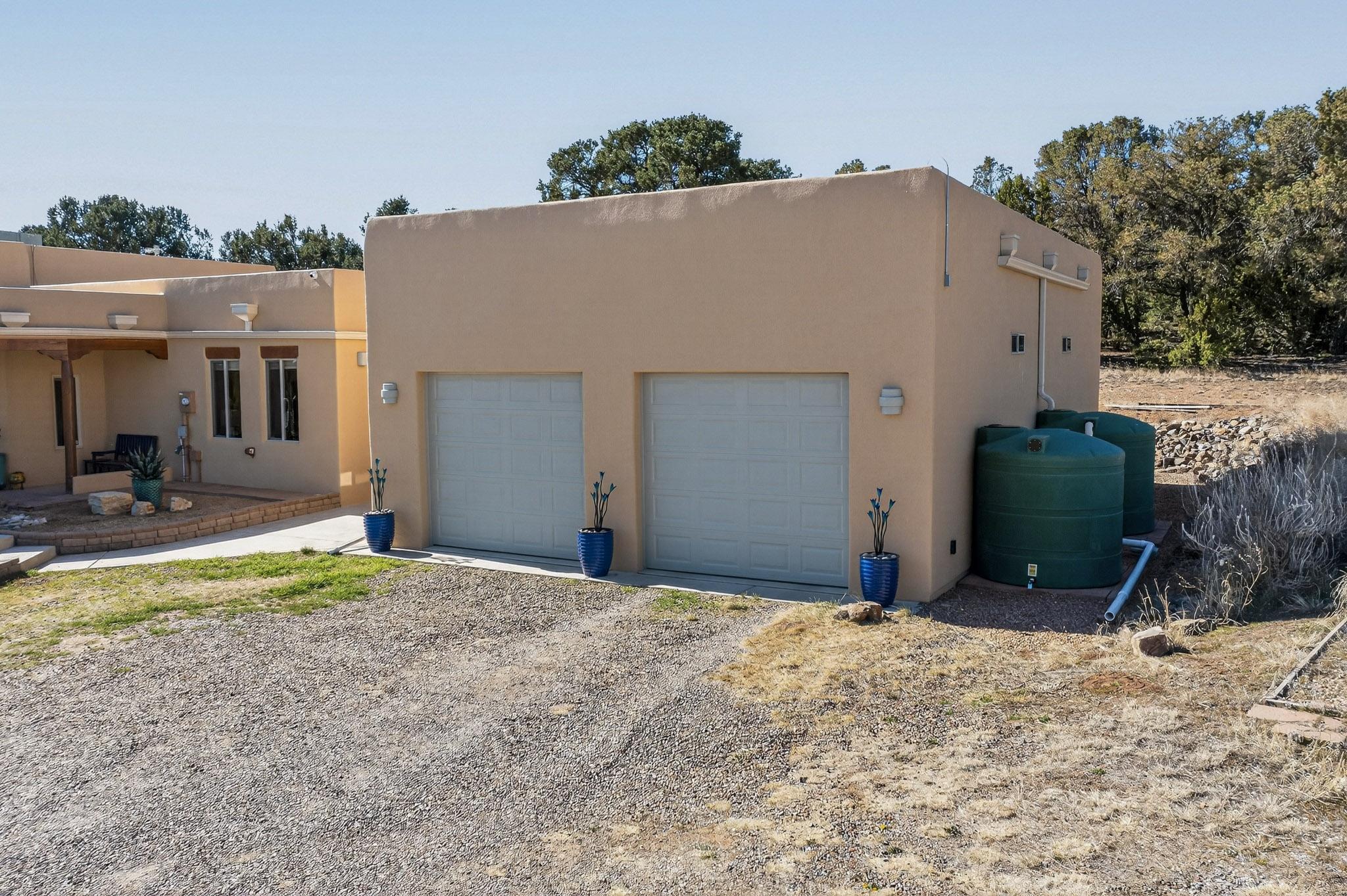 Photo 10 — 6 Naomi Drive