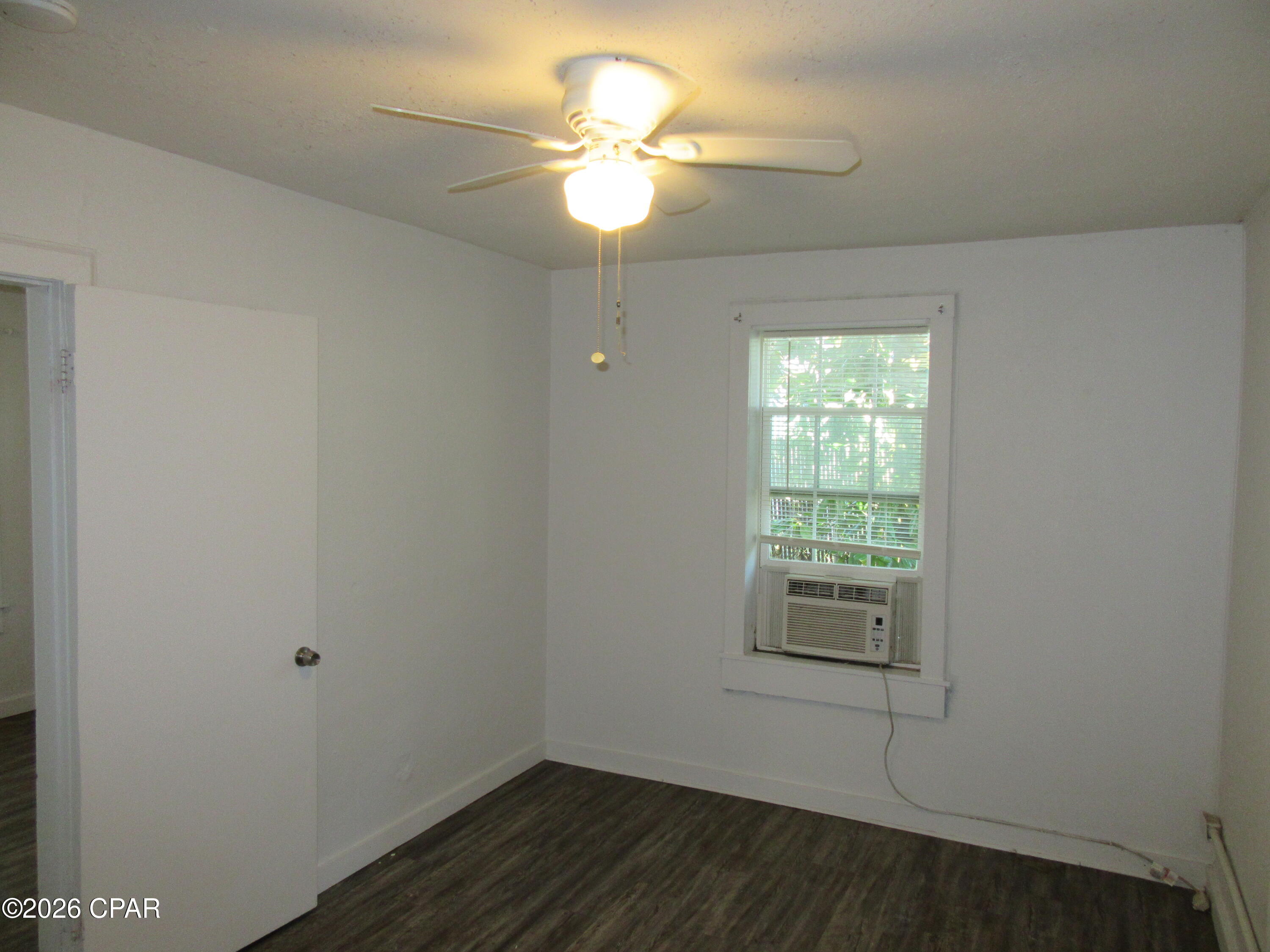 Image 9 For 1511 Molitor Avenue #6