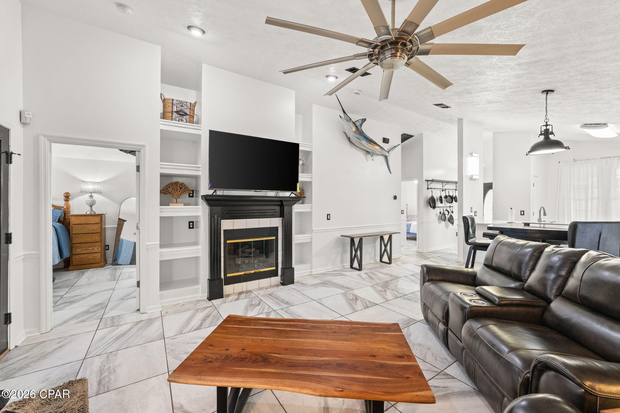 Image 10 For 17826 Front Beach Road