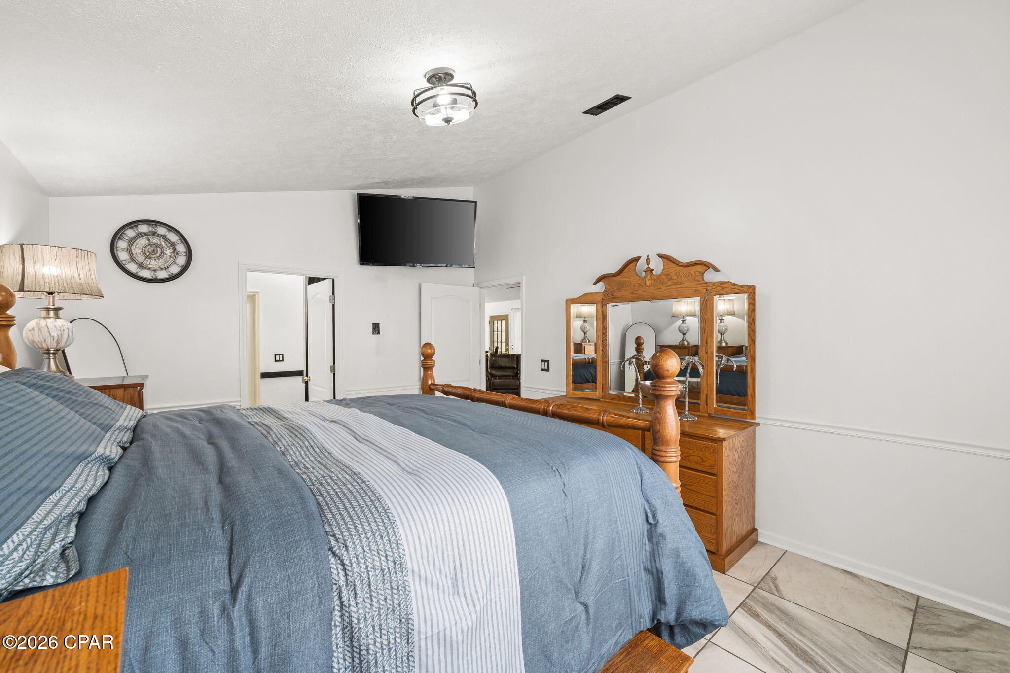 Image 19 For 17826 Front Beach Road