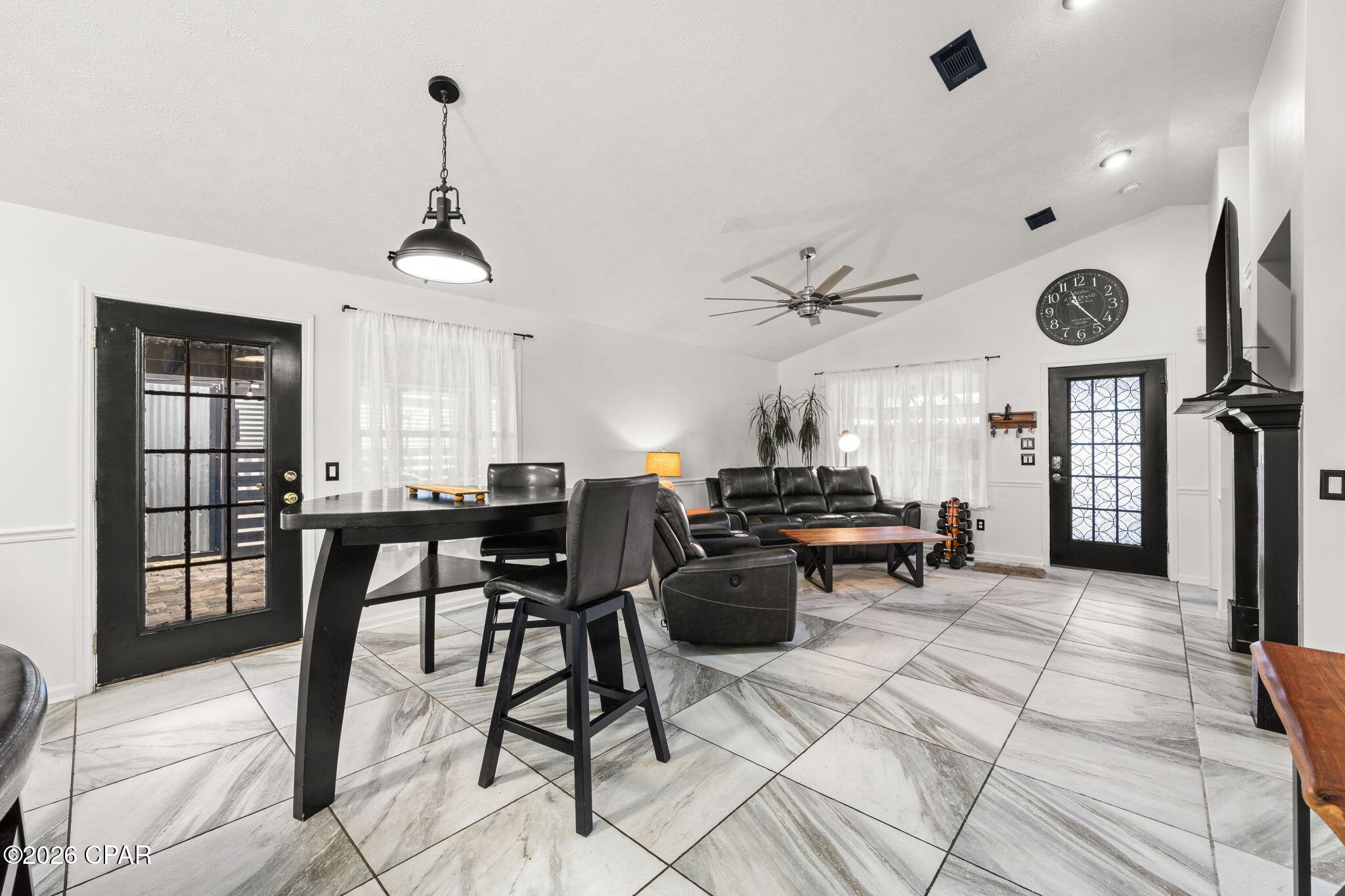 Image 7 For 17826 Front Beach Road