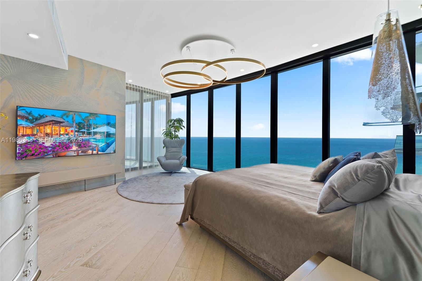 18555 Collins Avenue Cond