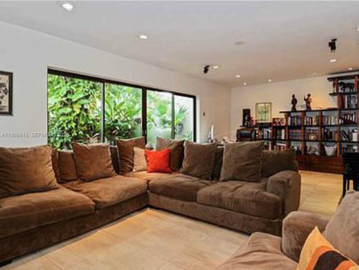 Property photo # 7