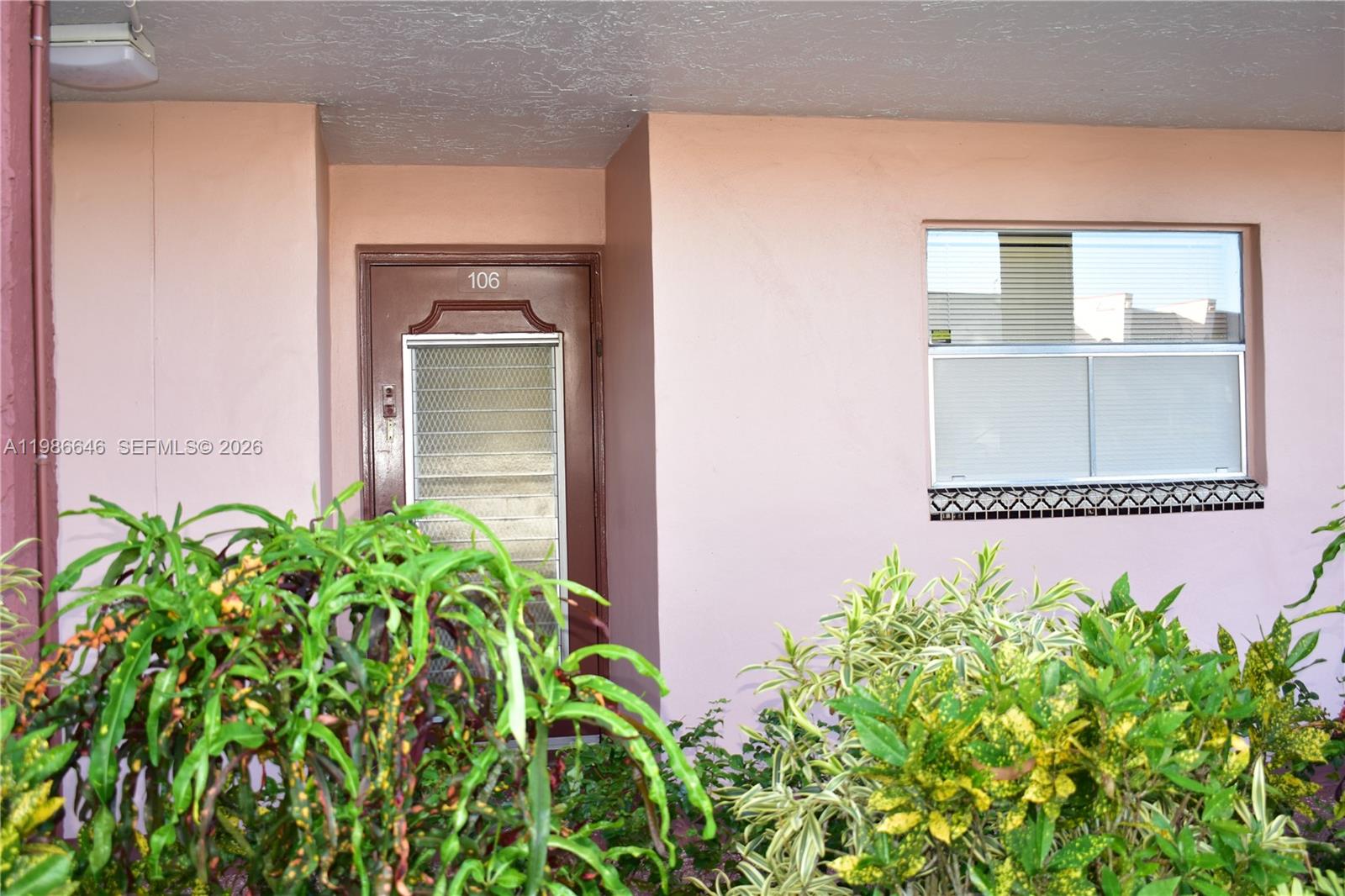 Sunrise Lakes 125 Condo