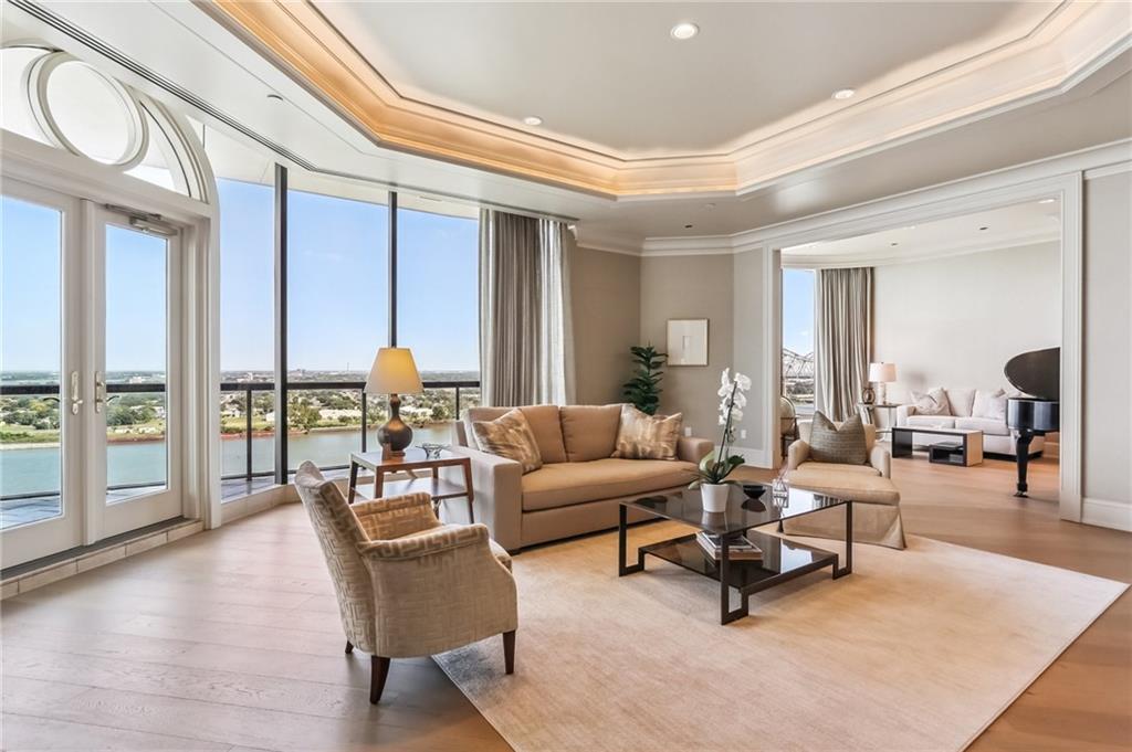 600 PORT OF NEW ORLEANS Place 15F