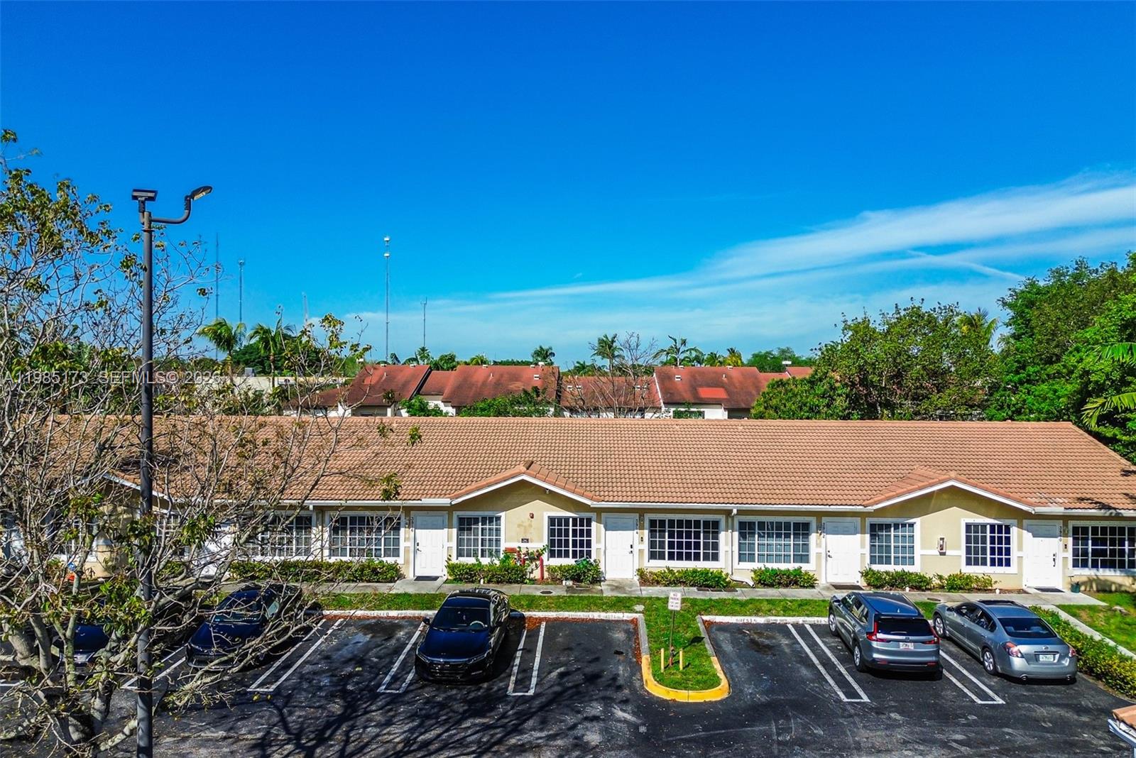 Hollywood Ridge Farms 2-6