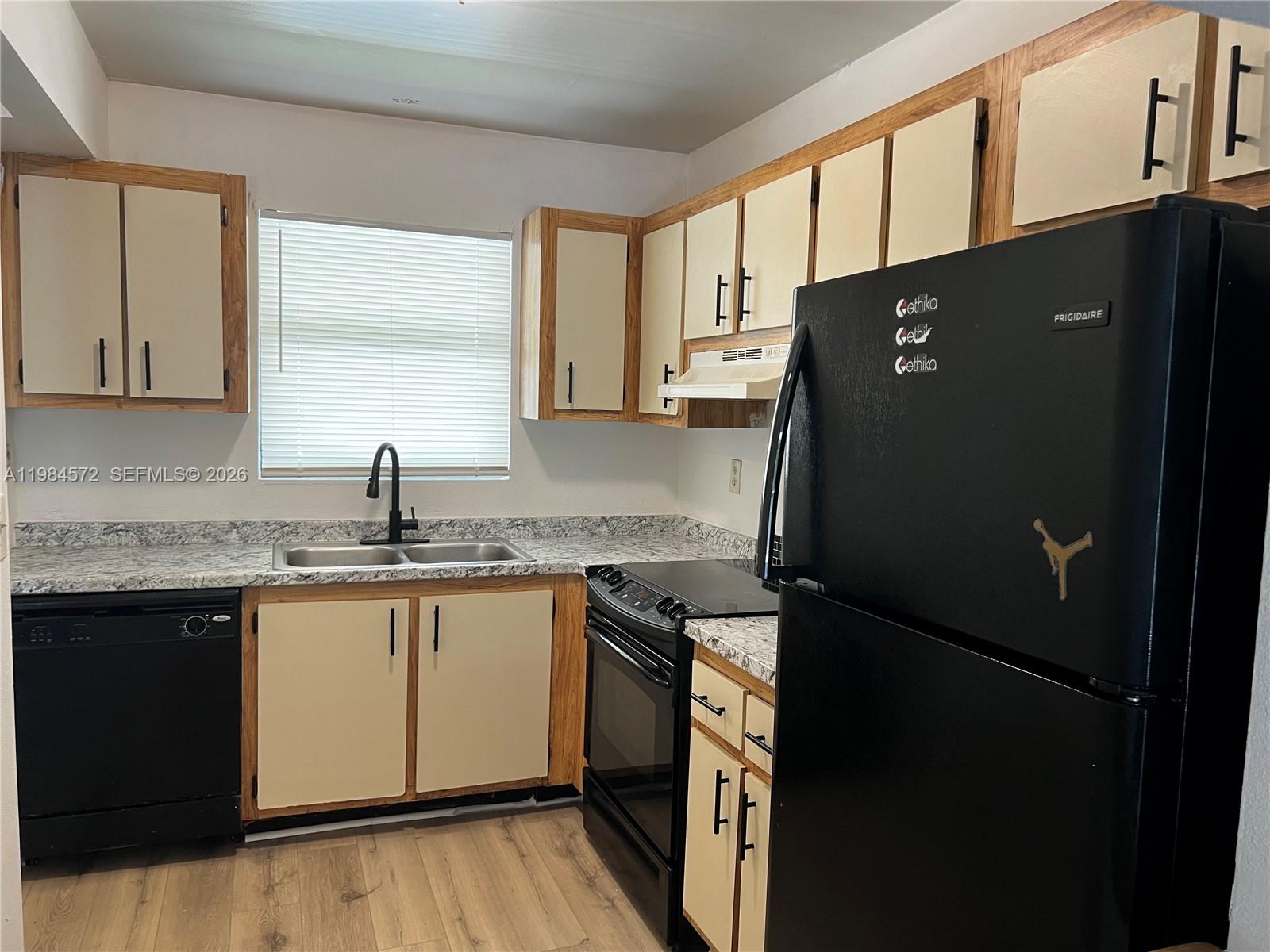 Shaker Woods Village