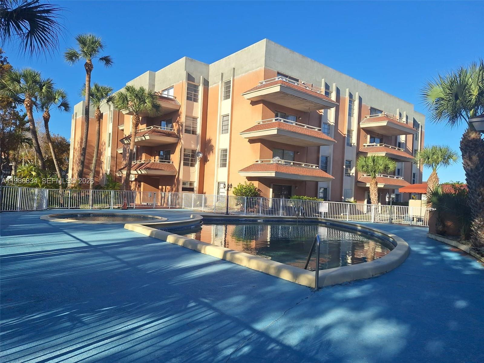 Lakeview Gardens At Miami
