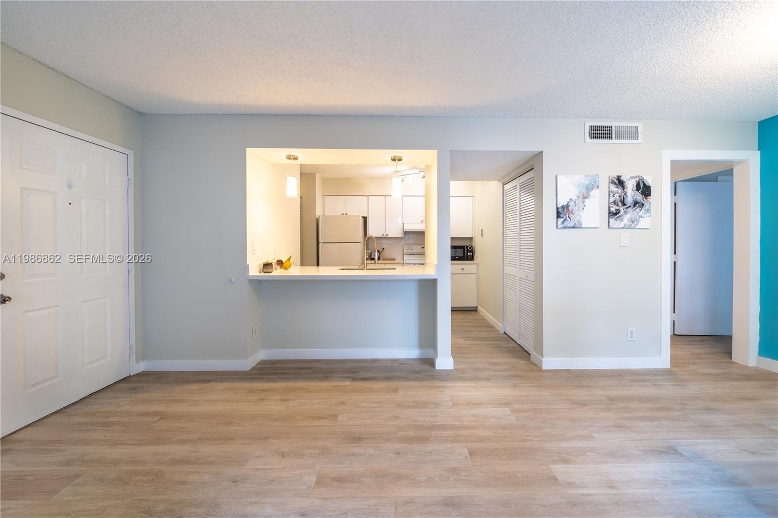 Hollywood Parc Condominiu