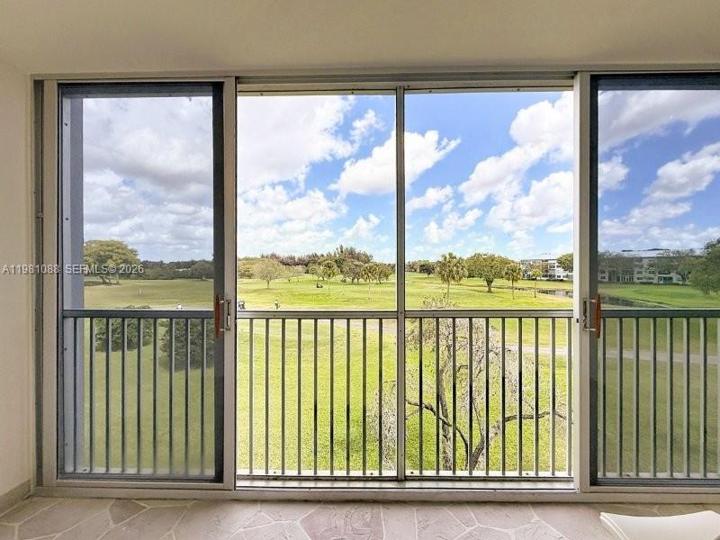 Cambridge At Century Vill