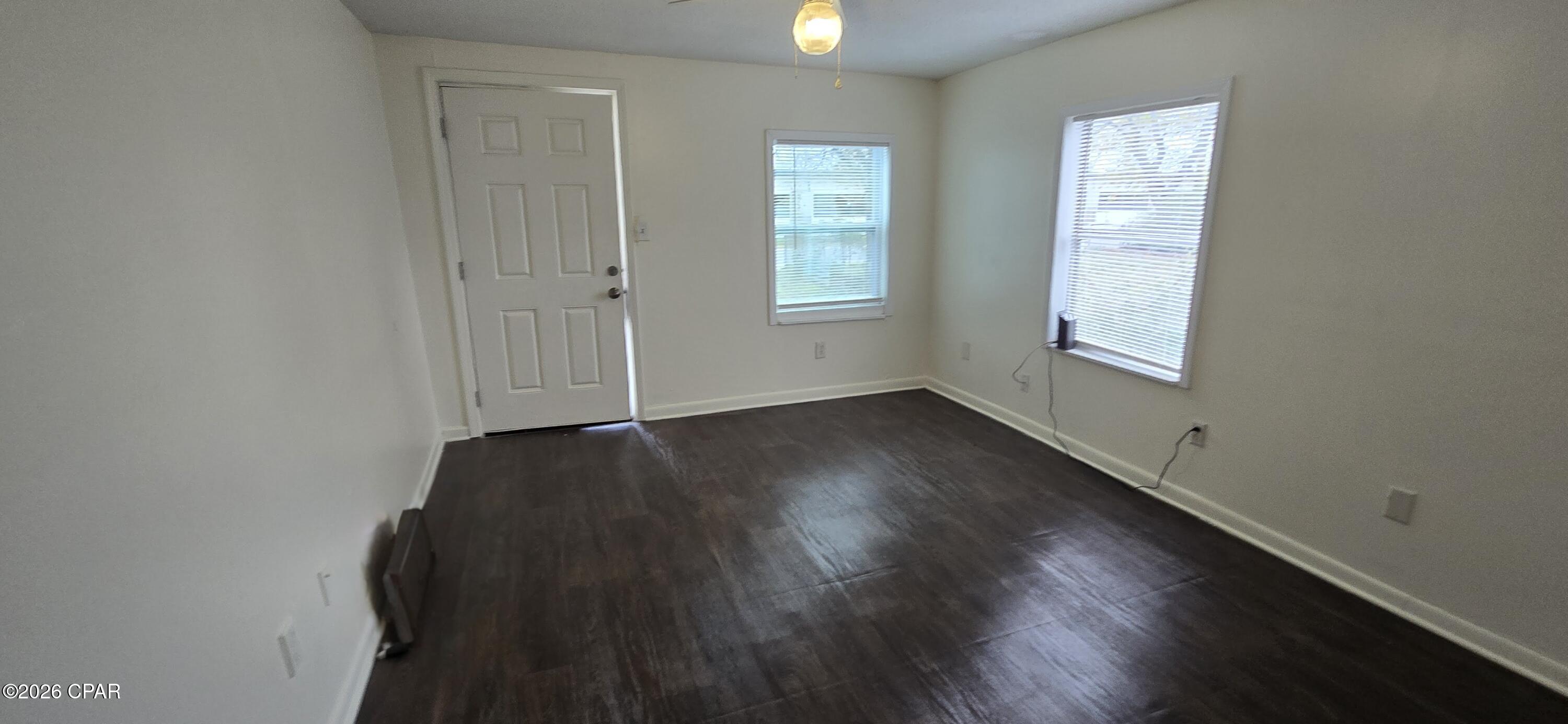 Image 3 For 825 11th Court