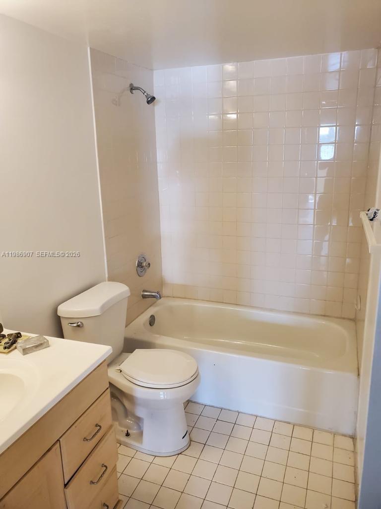 Lakeshore Condo #9