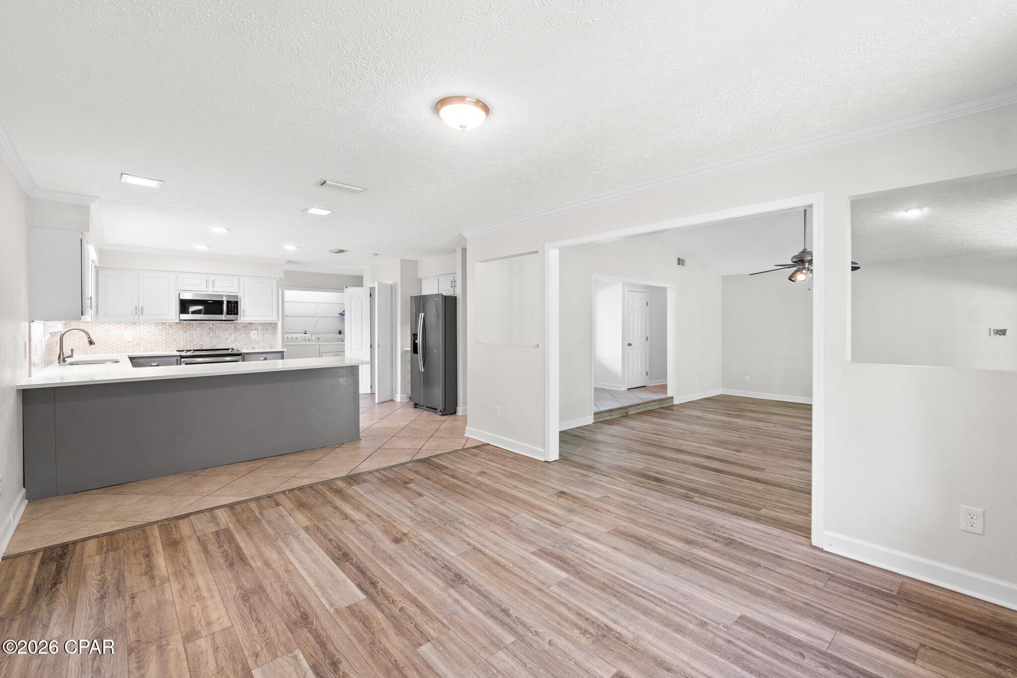 Listing photo id 5 for 136 Derby Woods Drive