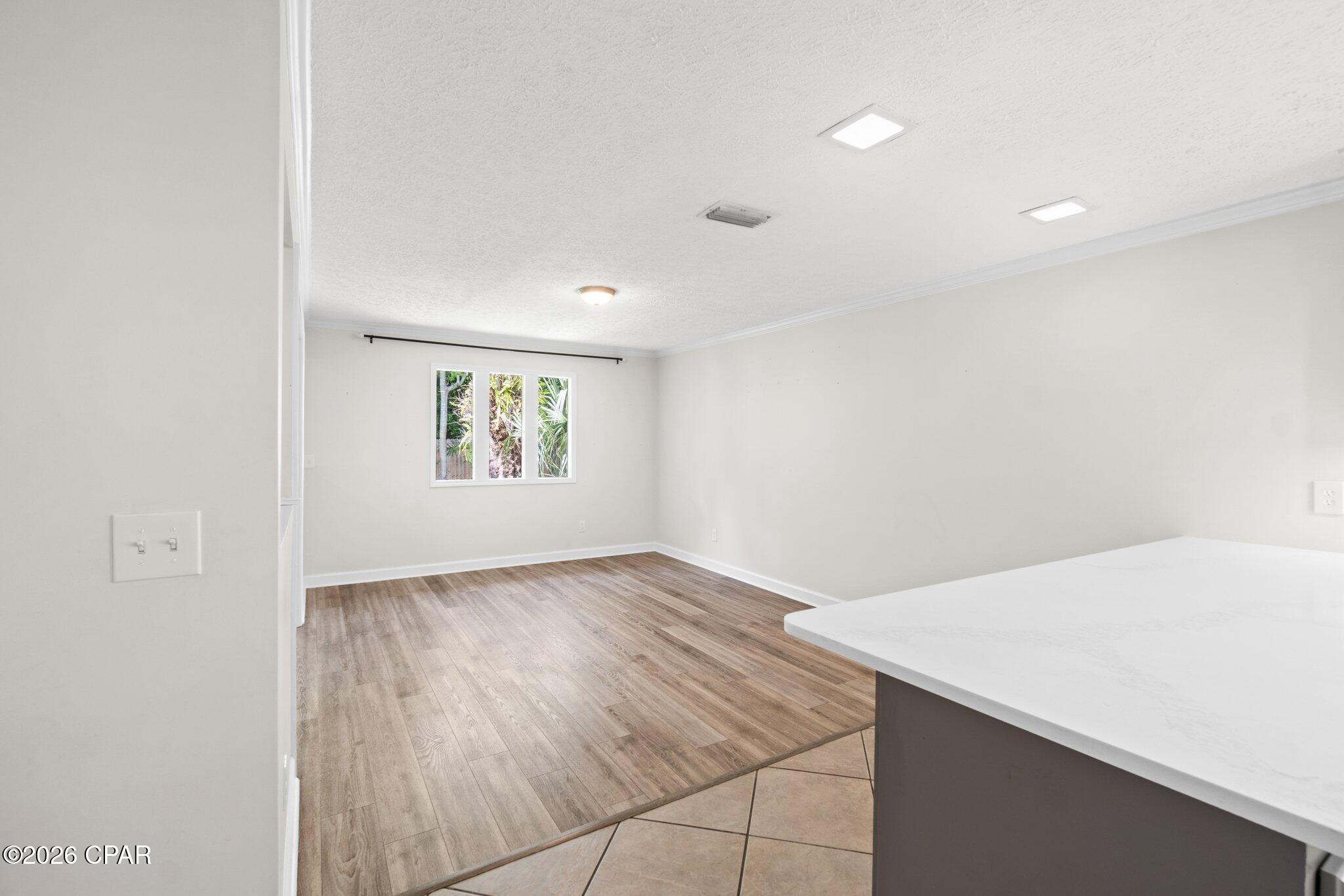 Listing photo id 9 for 136 Derby Woods Drive