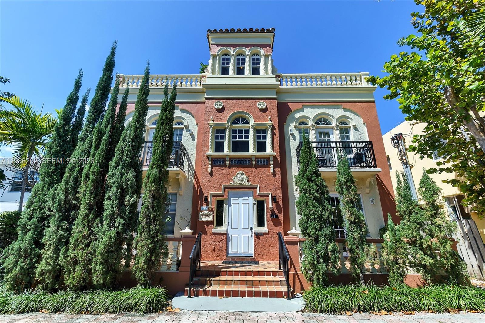 2870 Pine Tree Condo