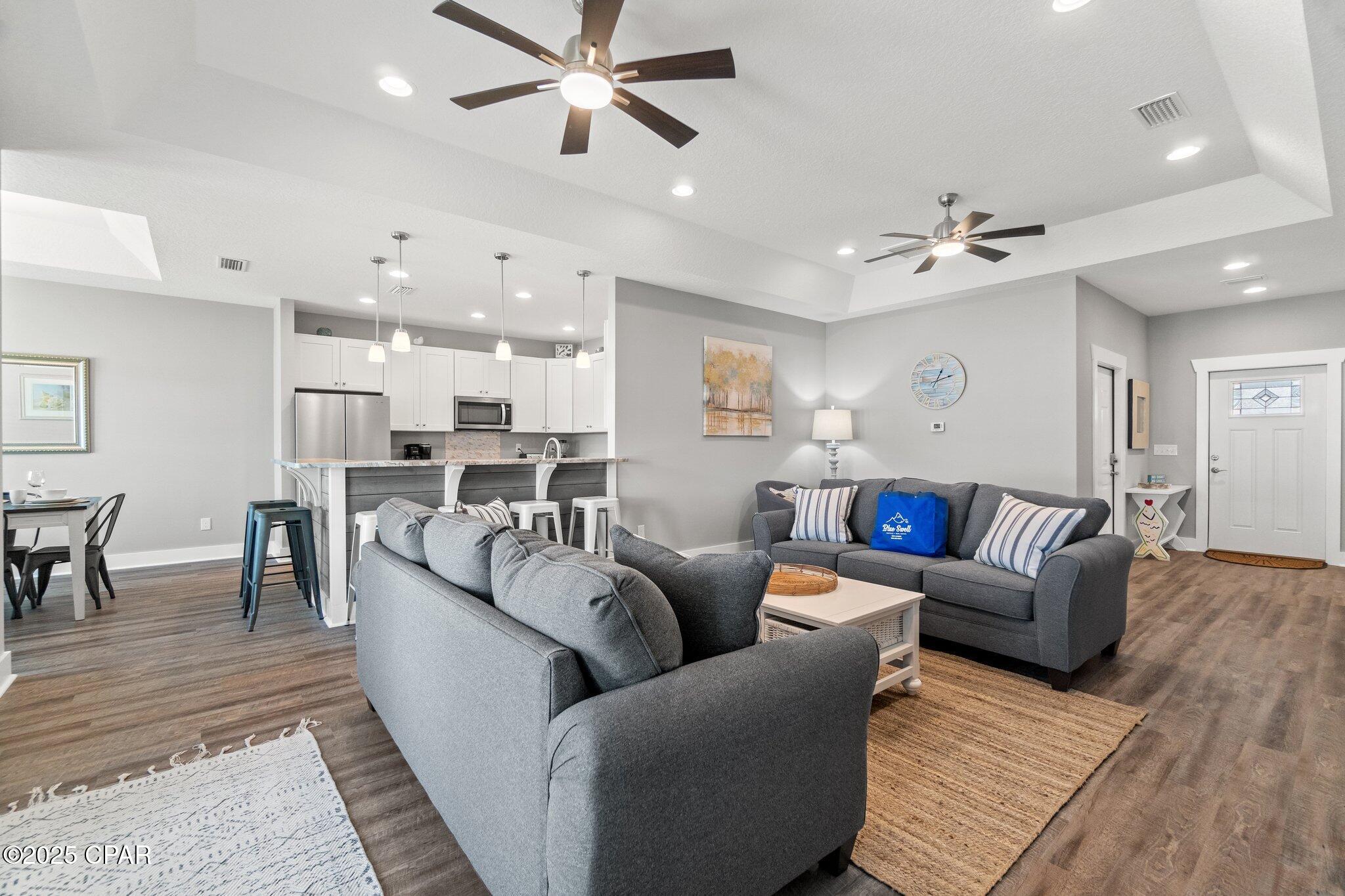 Image 14 For 529 Christmas Tree Lane