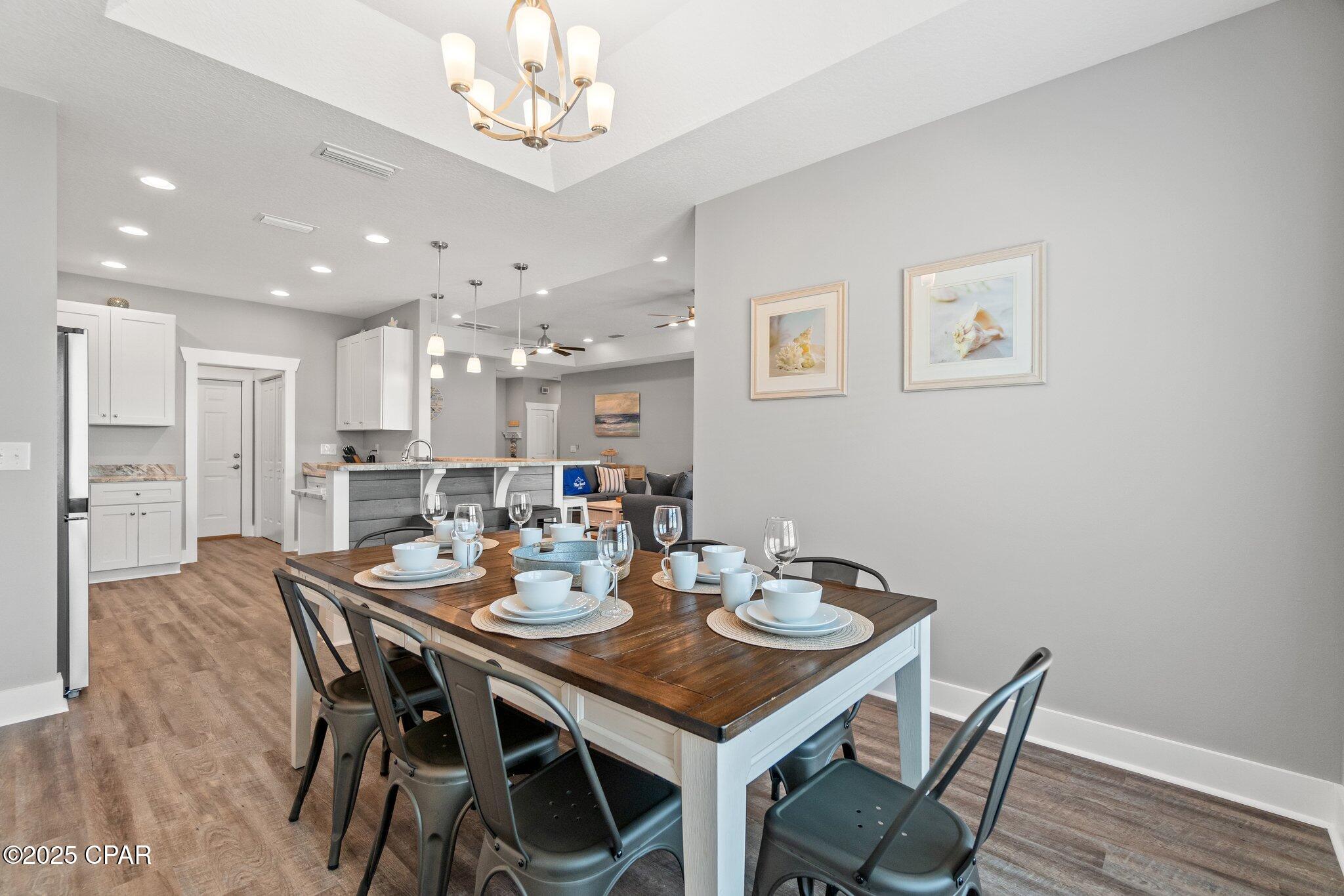 Image 27 For 529 Christmas Tree Lane