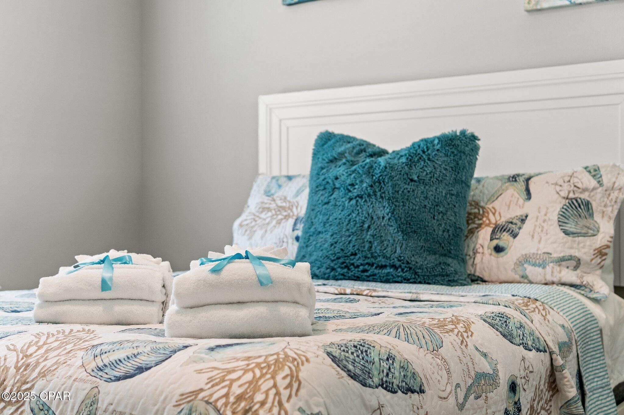 Image 34 For 529 Christmas Tree Lane