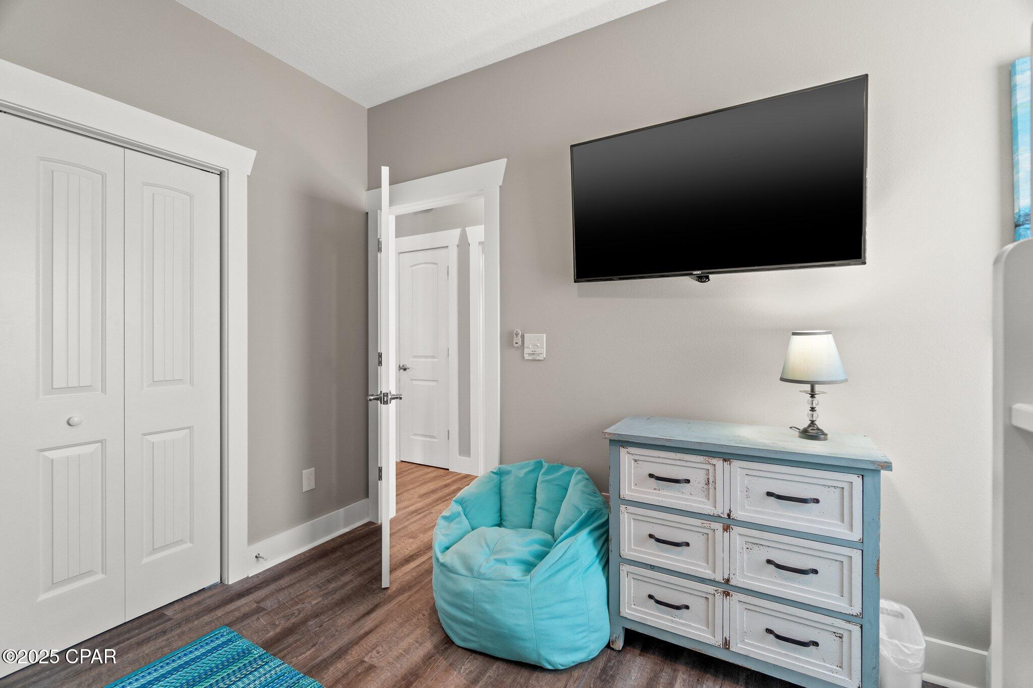 Image 40 For 529 Christmas Tree Lane