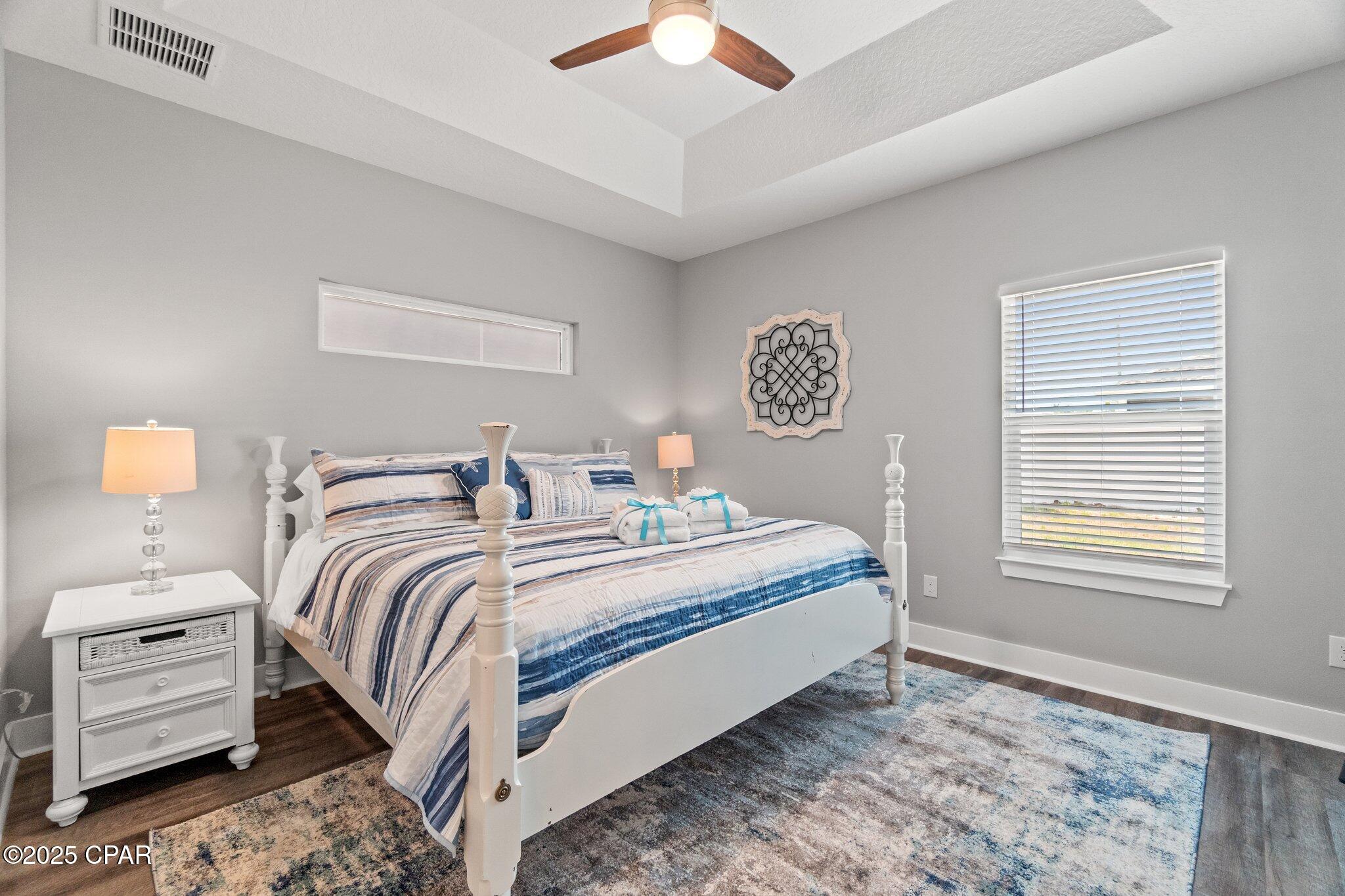 Image 41 For 529 Christmas Tree Lane